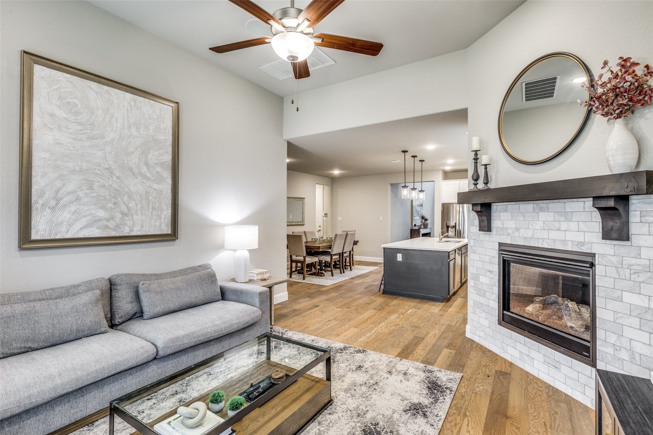 Carrollton, Texas, 75010, United States, 3 Bedrooms Bedrooms, ,3 BathroomsBathrooms,Residential,For Sale,1907540