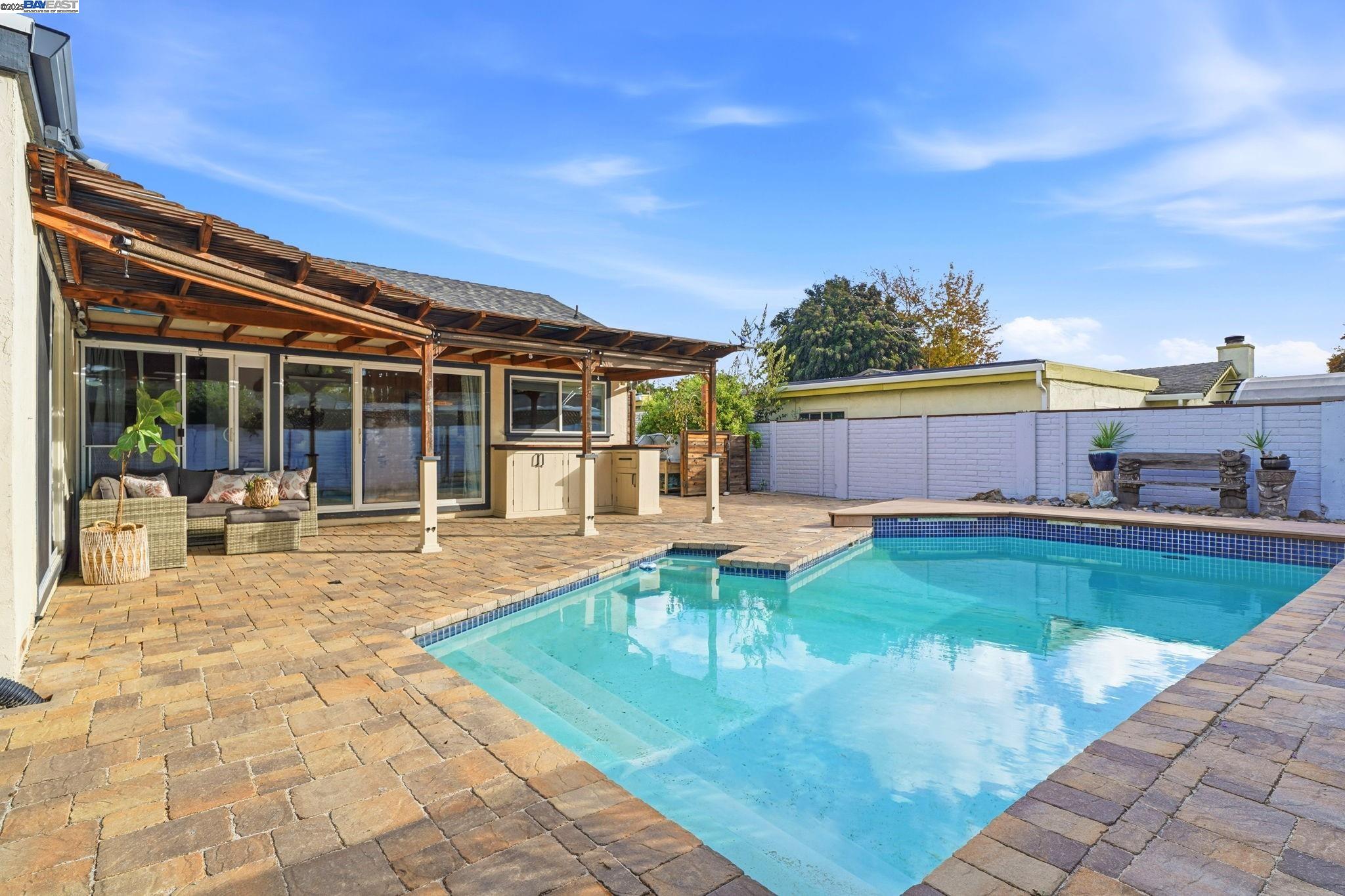 Livermore, California, 94551, United States, 3 Bedrooms Bedrooms, ,2 BathroomsBathrooms,Residential,For Sale,1992921