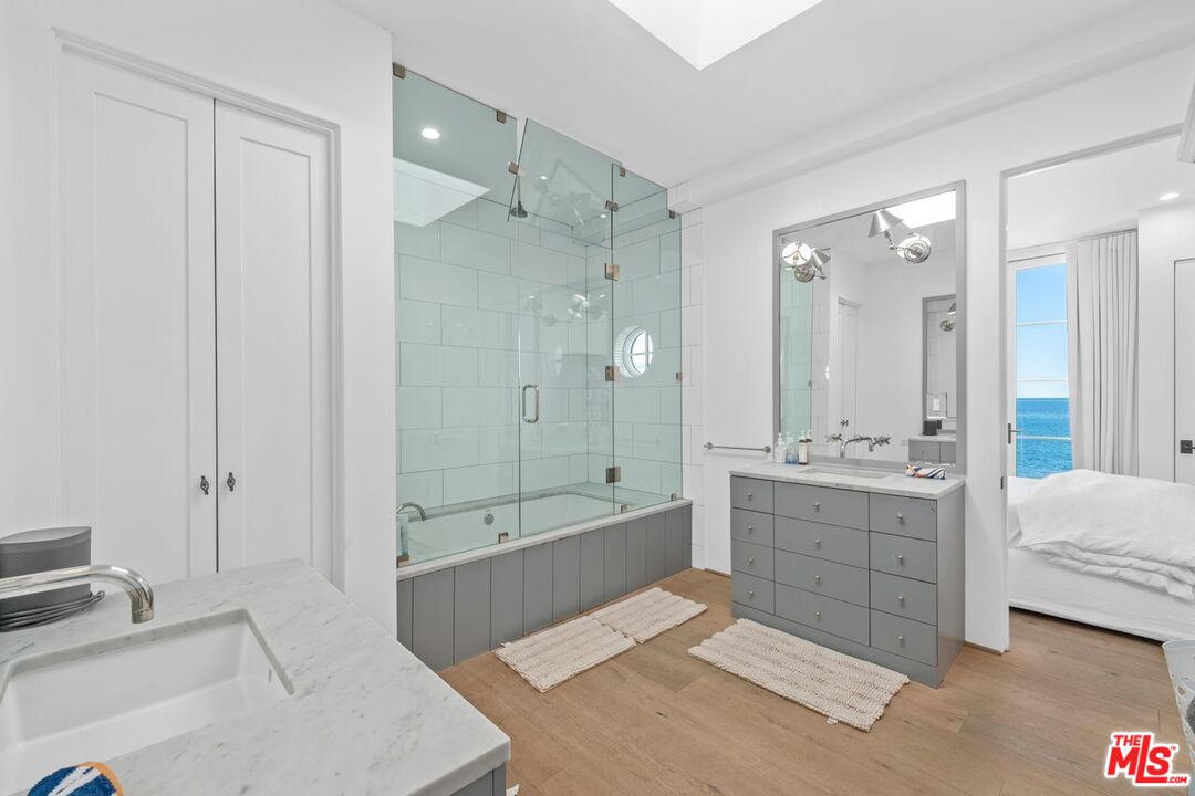 Malibu, California, 90265, United States, 3 Bedrooms Bedrooms, ,3 BathroomsBathrooms,Residential,For Sale,1918714