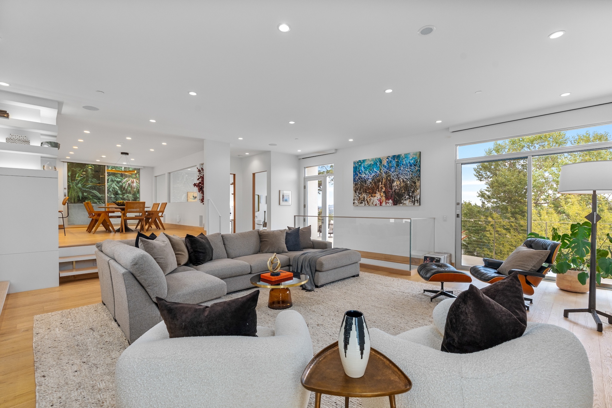  2129 Redcliff St - 物件實景