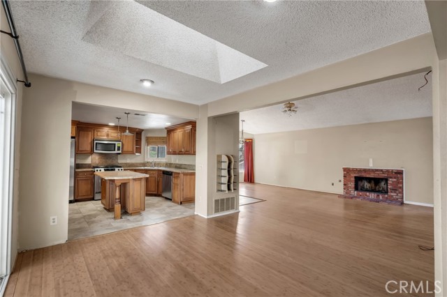 Canyon Country, California, 91387, United States, 2 Bedrooms Bedrooms, ,2 BathroomsBathrooms,Residential,For Sale,1979906