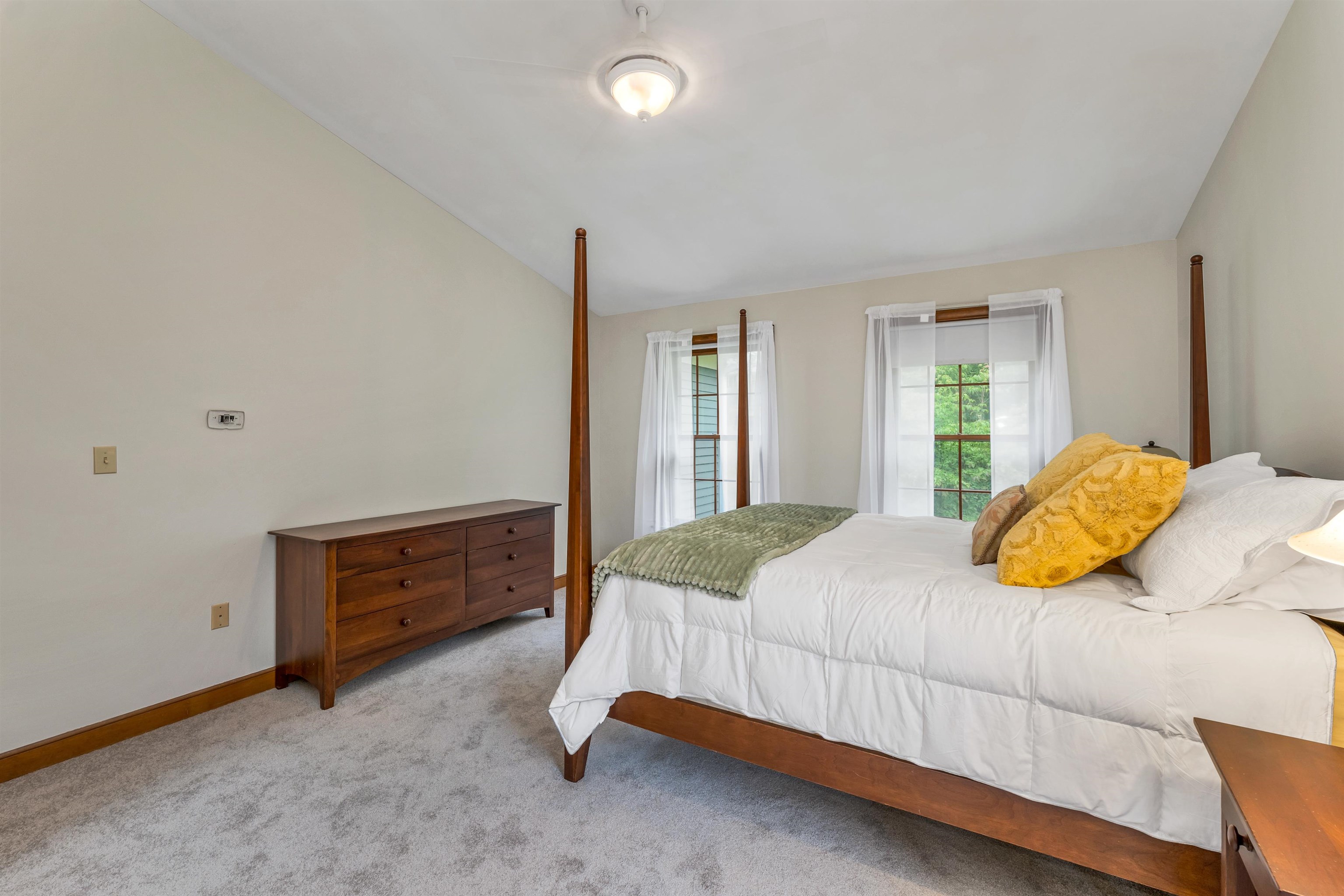 Salem, New Hampshire, 03079, United States, 4 Bedrooms Bedrooms, ,3 BathroomsBathrooms,Residential,For Sale,1924939