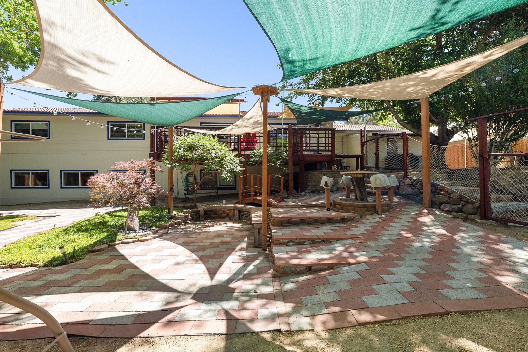  exceptional residence in a neighborhood where  homes seldom become available - 物件實景