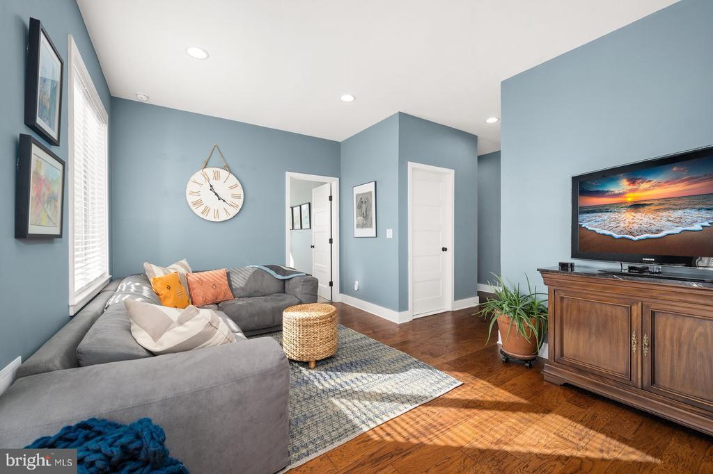 Milton, Delaware, 19968, United States, 5 Bedrooms Bedrooms, ,4 BathroomsBathrooms,Residential,For Sale,2000894