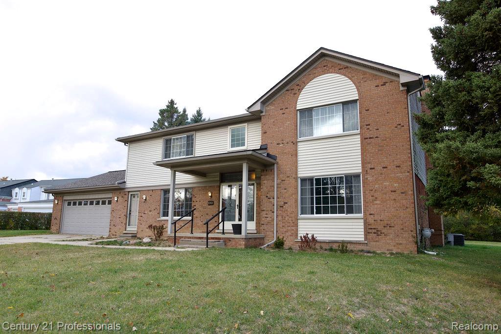 RochesterHills, Michigan, 48309, United States, 4 Bedrooms Bedrooms, ,3 BathroomsBathrooms,Residential,For Sale,1976232