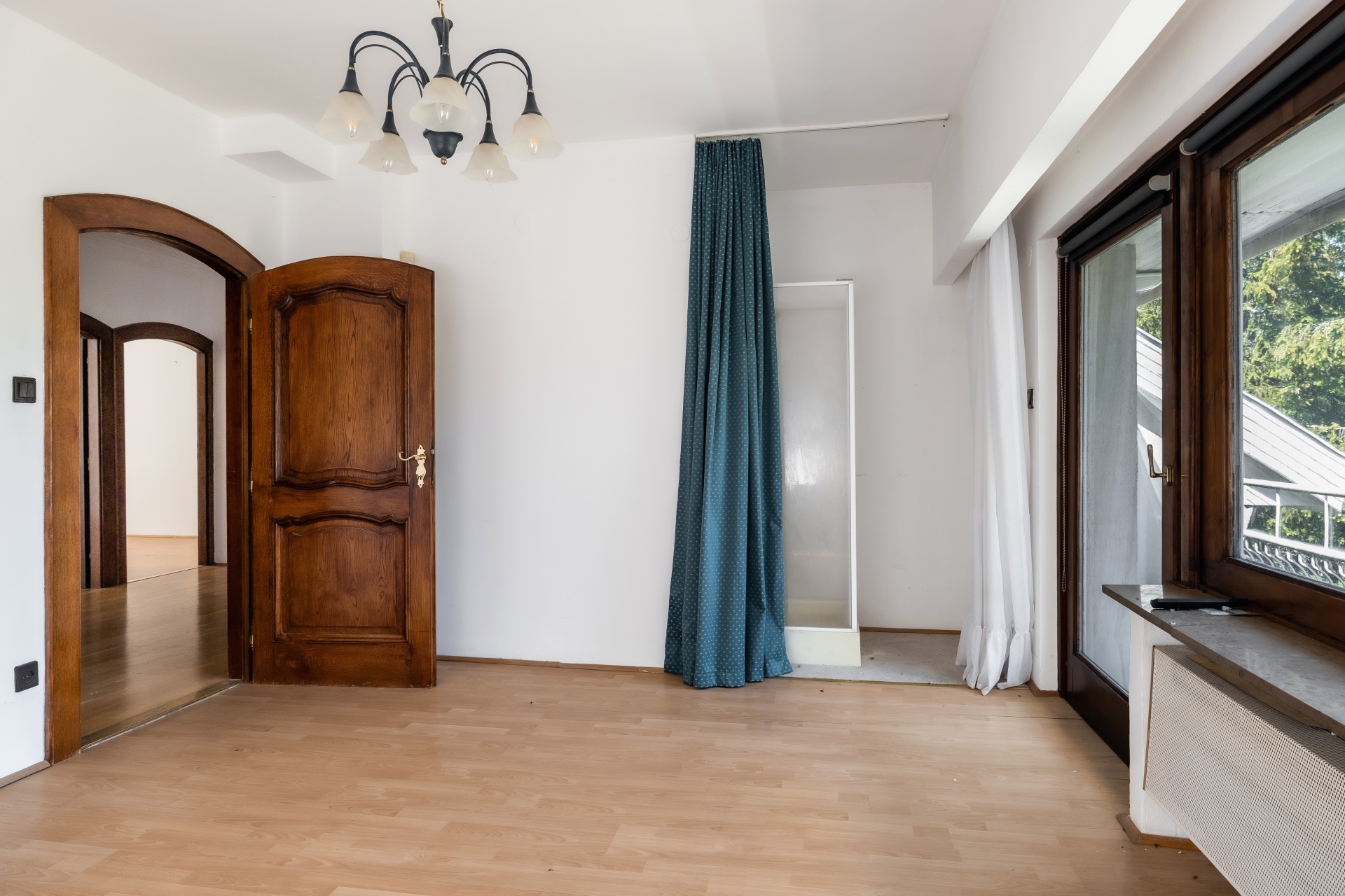  Prestigious Semi-Detached Villa with Pool in Budapest’s Exclusive Buda Hills - 物件實景