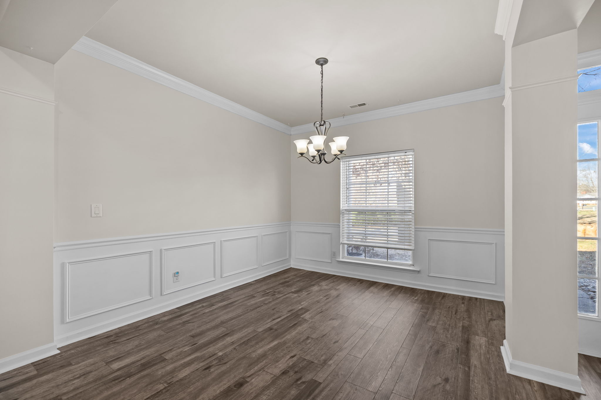 Matthews, North Carolina, 28105, United States, 6 Bedrooms Bedrooms, ,3 BathroomsBathrooms,Residential,For Sale,2005712