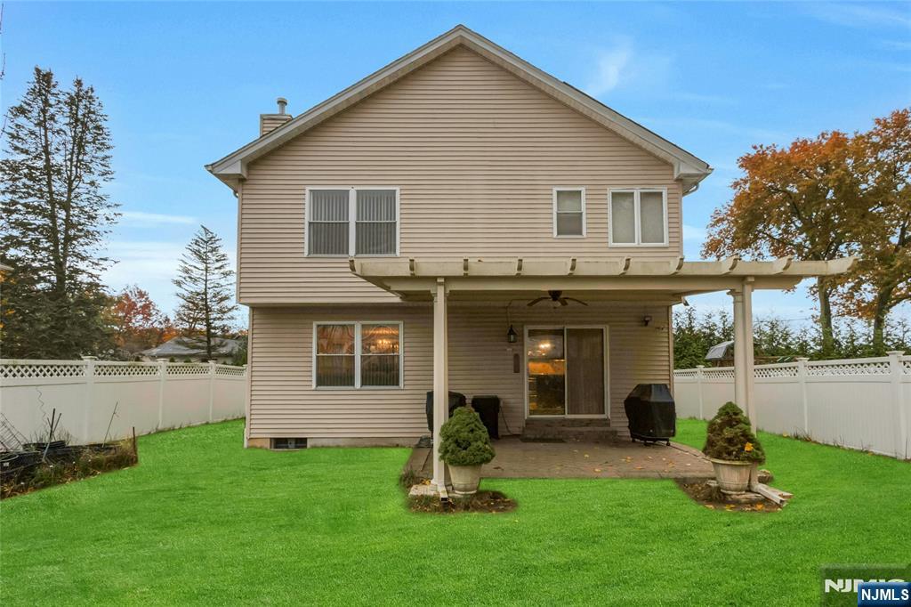 Emerson, New Jersey, 07630, United States, 4 Bedrooms Bedrooms, ,3 BathroomsBathrooms,Residential,For Sale,1991128