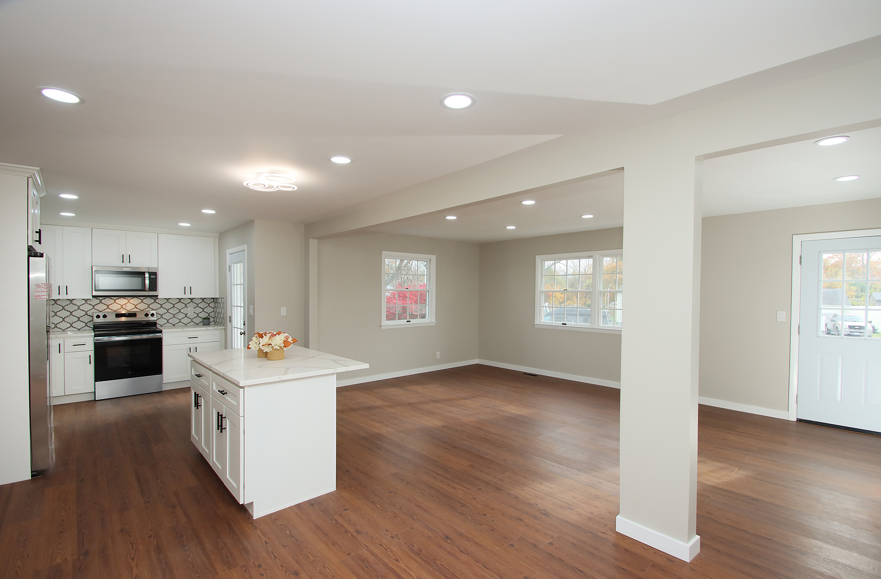 Milford, Connecticut, 06460, United States, 4 Bedrooms Bedrooms, ,2 BathroomsBathrooms,Residential,For Sale,1993433