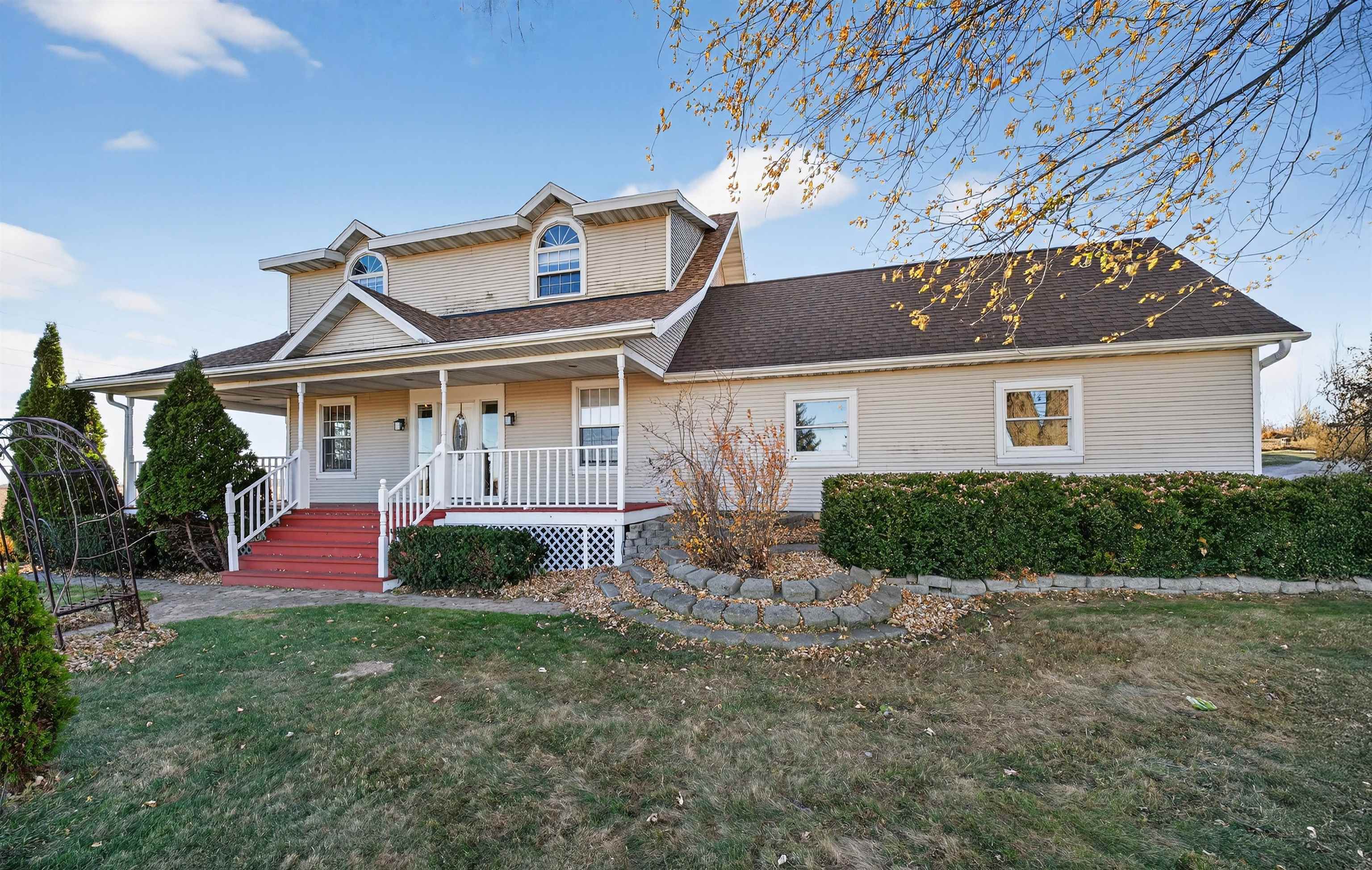 NEW HOLSTEIN, Wisconsin, 53061, United States, 3 Bedrooms Bedrooms, ,2 BathroomsBathrooms,Residential,For Sale,1995926