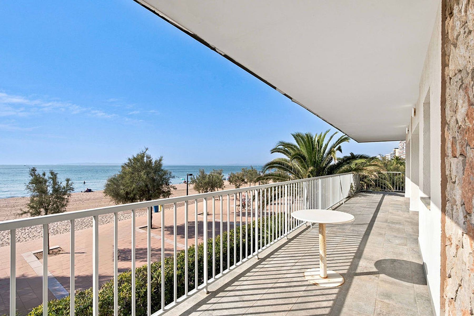  Exclusive beachfront building with tourist rental licenses - 物件實景