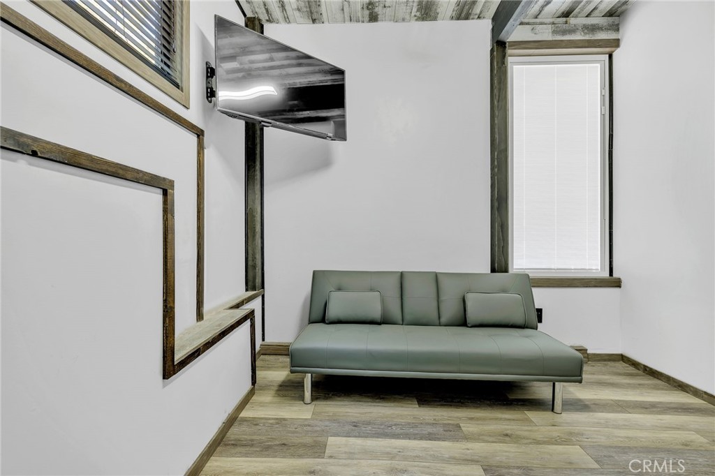 Woodland Hills, California, 91364, United States, 4 Bedrooms Bedrooms, ,2 BathroomsBathrooms,Residential,For Sale,1975100