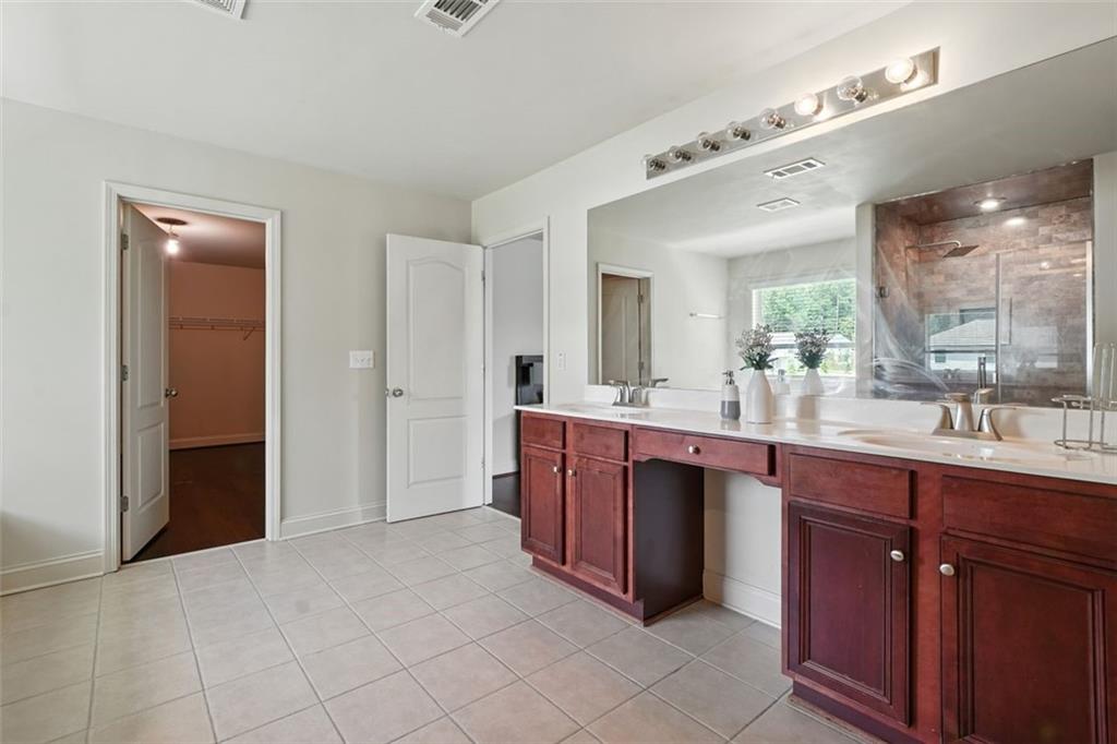 Atlanta, Georgia, 30331, United States, 5 Bedrooms Bedrooms, ,4 BathroomsBathrooms,Residential,For Sale,1933475
