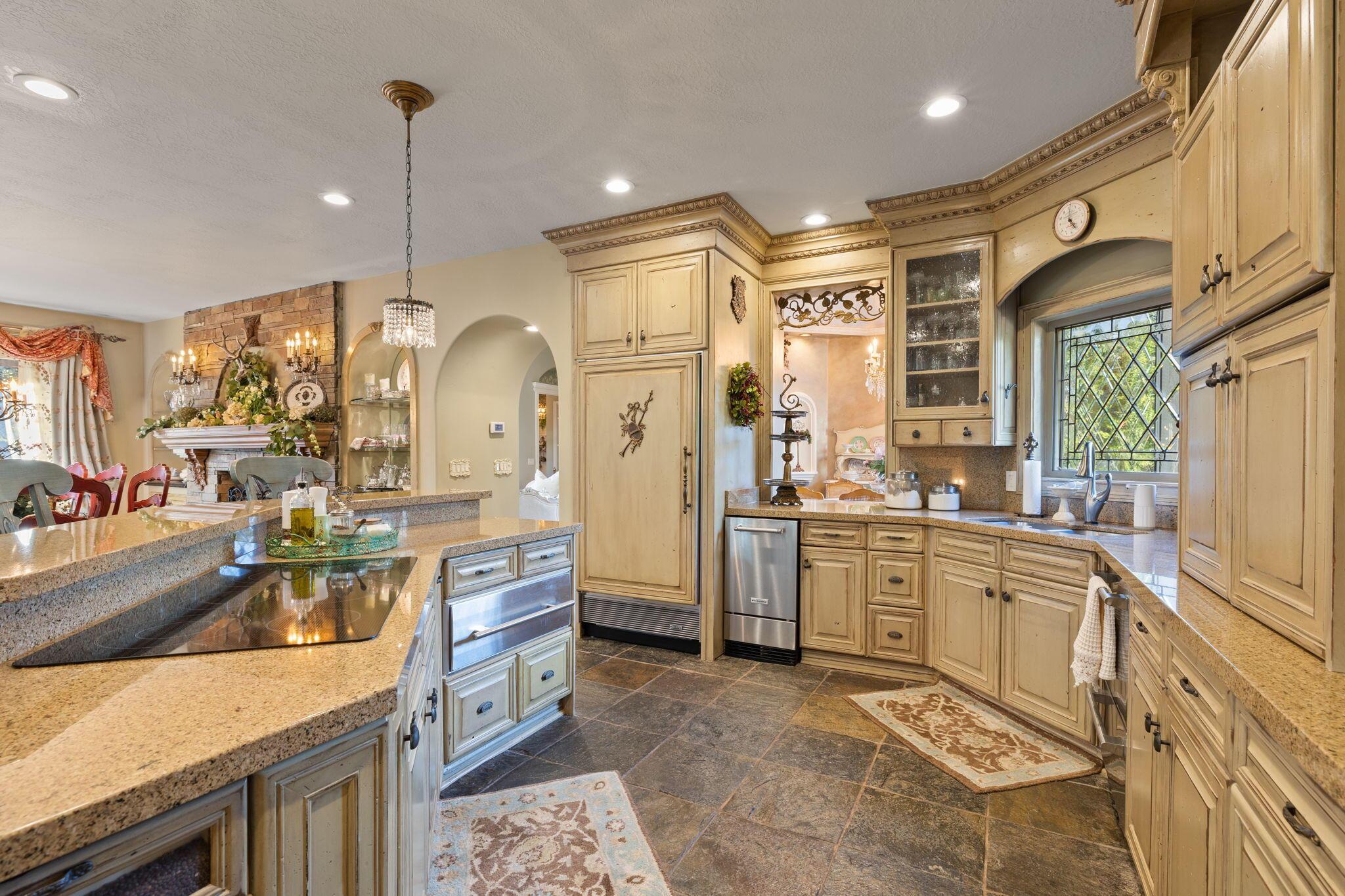 Salt Lake City, Utah, 84121, United States, 5 Bedrooms Bedrooms, ,6 BathroomsBathrooms,Residential,For Sale,1974562