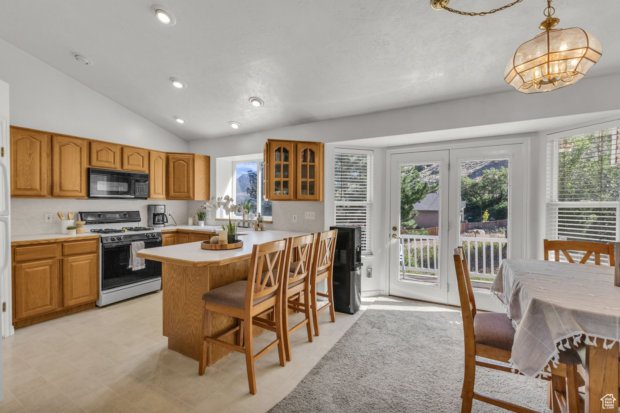 Ogden, Utah, 84404, United States, 4 Bedrooms Bedrooms, ,3 BathroomsBathrooms,Residential,For Sale,1867138