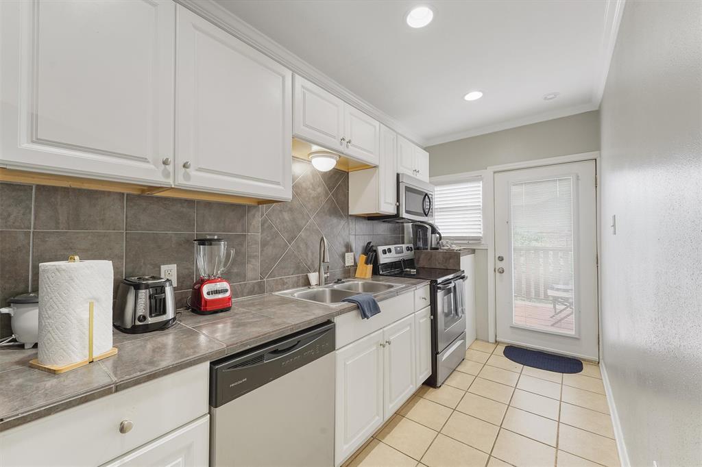 403 W Polk Street, Houston, Texas, 77019, United States, ,Residential,For Sale,403 W Polk Street,1554768