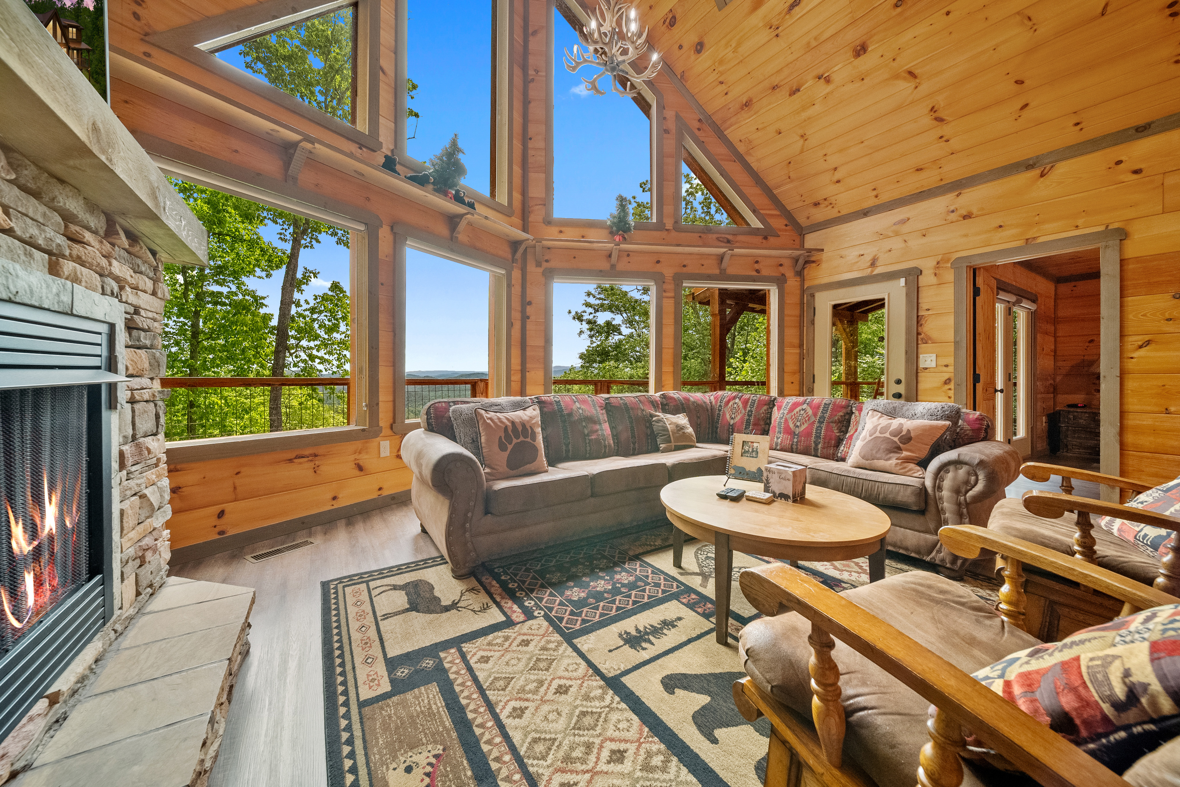 Sevierville, Tennessee, 37862, United States, 5 Bedrooms Bedrooms, ,7 BathroomsBathrooms,Residential,For Sale,1977744