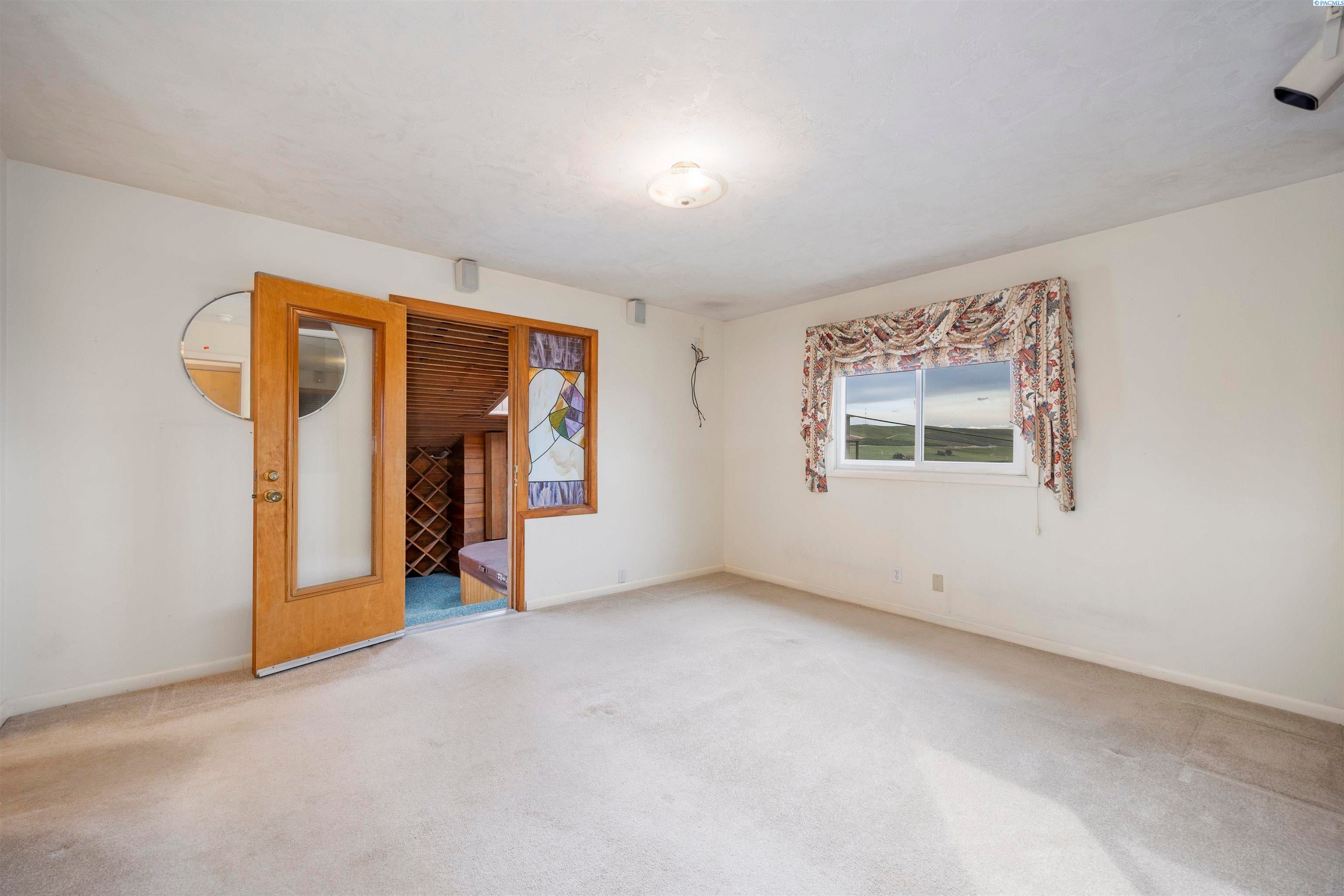 Sunnyside, Washington, 98944, United States, 3 Bedrooms Bedrooms, ,3 BathroomsBathrooms,Residential,For Sale,1973800