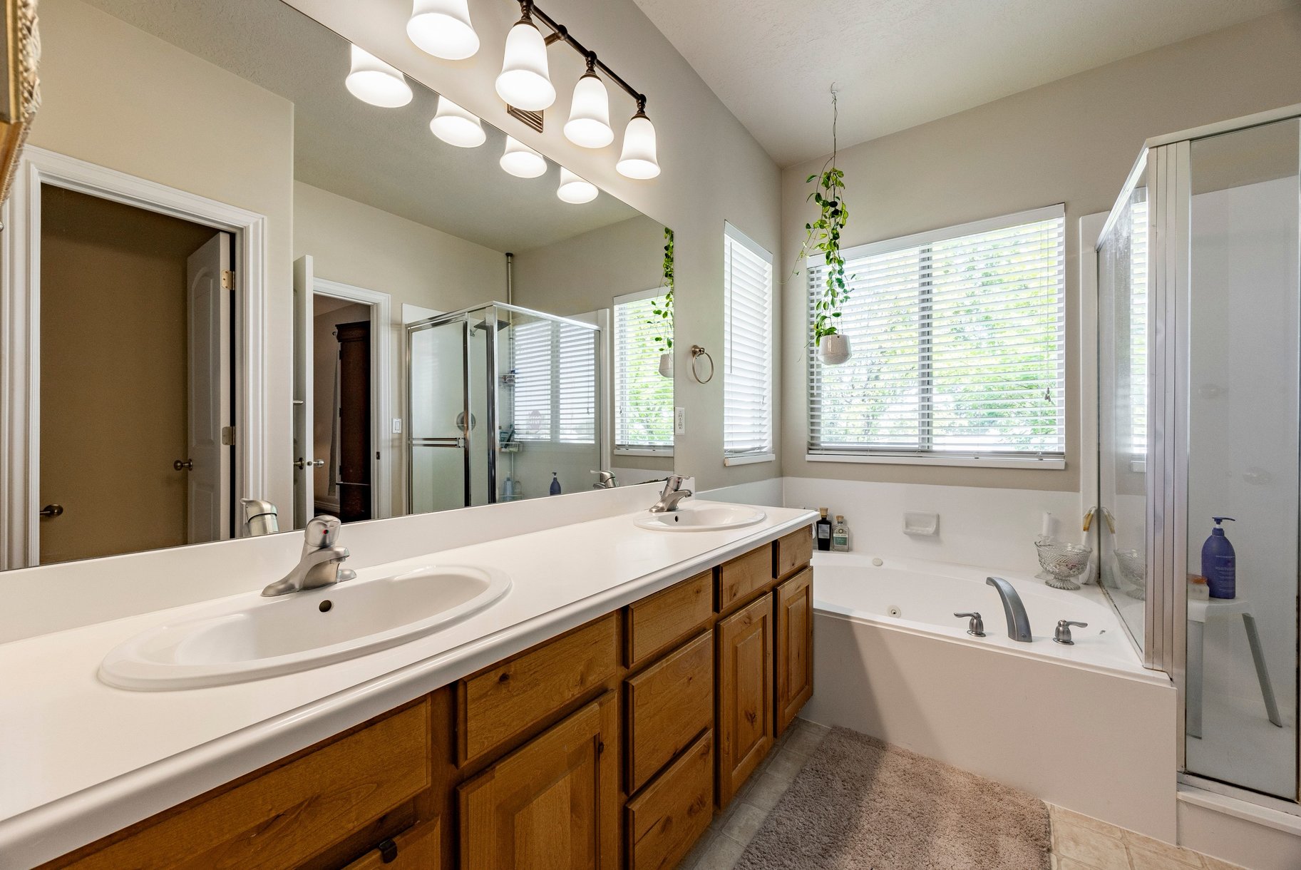  Enjoy Single Level Living at It