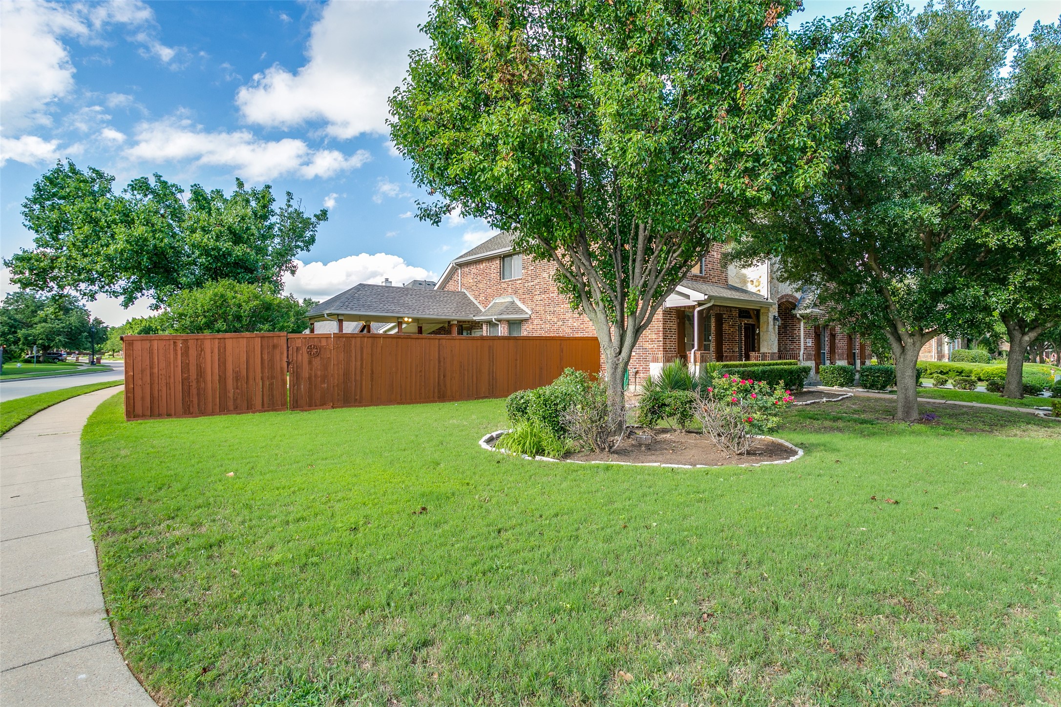 Corinth, Texas, 76208, United States, 4 Bedrooms Bedrooms, ,4 BathroomsBathrooms,Residential,For Sale,1839023