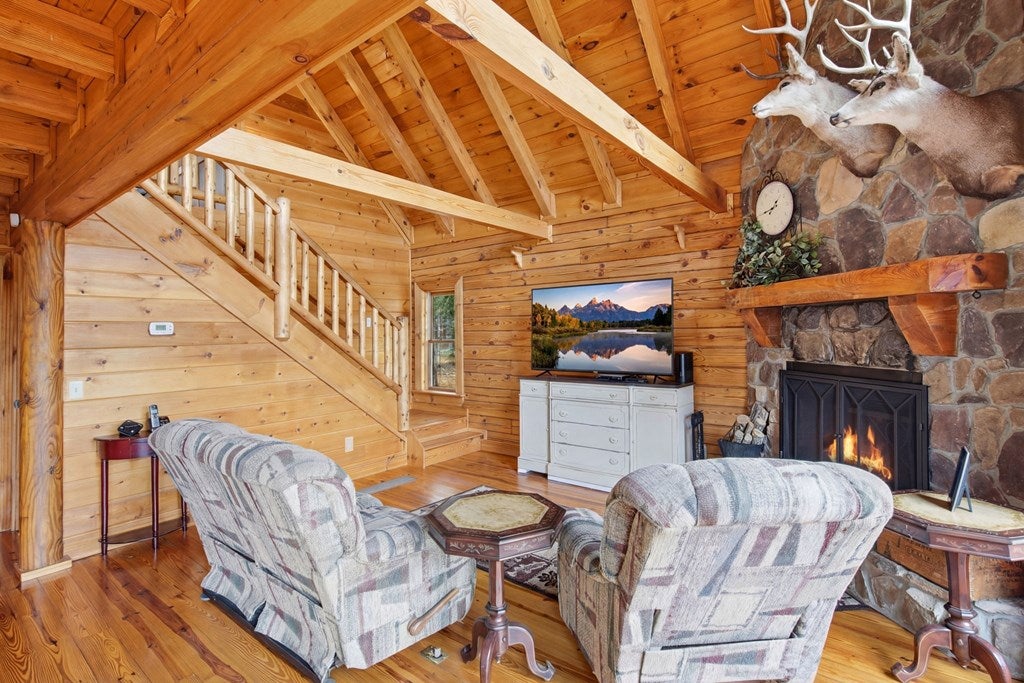 Ellijay, Georgia, 30536, United States, 2 Bedrooms Bedrooms, ,3 BathroomsBathrooms,Residential,For Sale,2034999