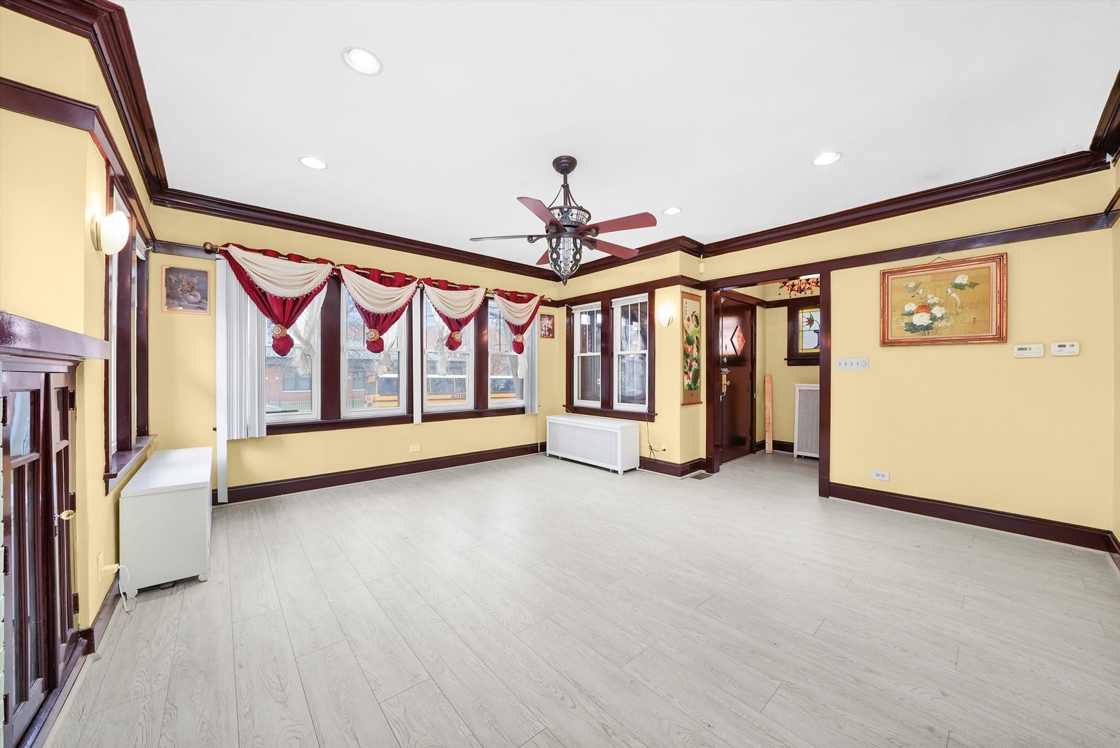 Chicago, Illinois, 60630, United States, 8 Bedrooms Bedrooms, ,3 BathroomsBathrooms,Residential,For Sale,1892523