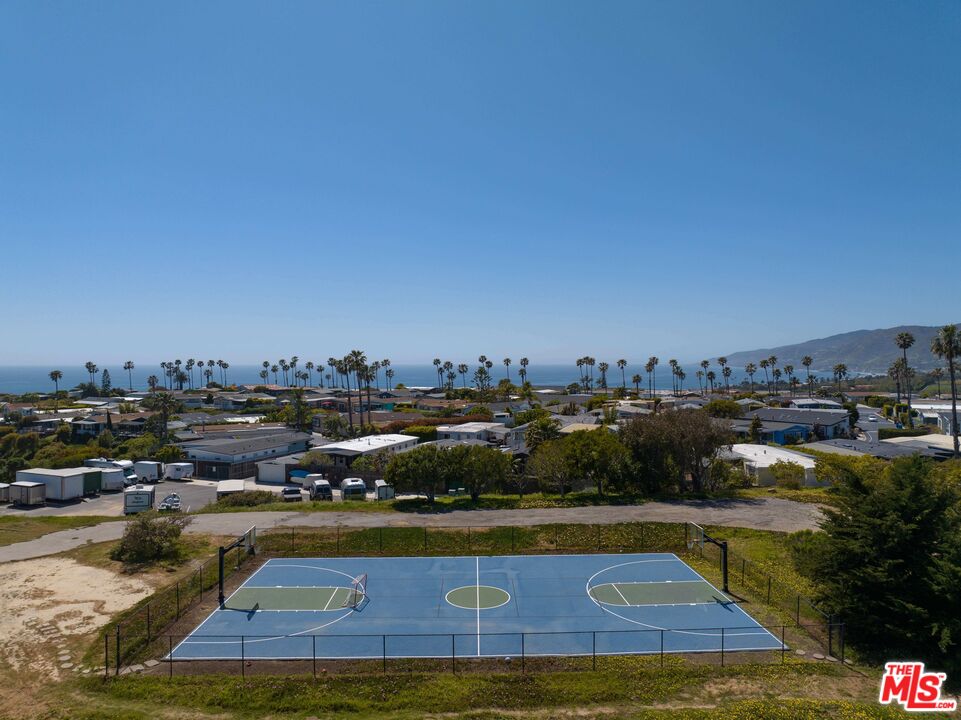 Malibu, California, 90265, United States, 4 Bedrooms Bedrooms, ,3 BathroomsBathrooms,Residential,For Sale,1907056