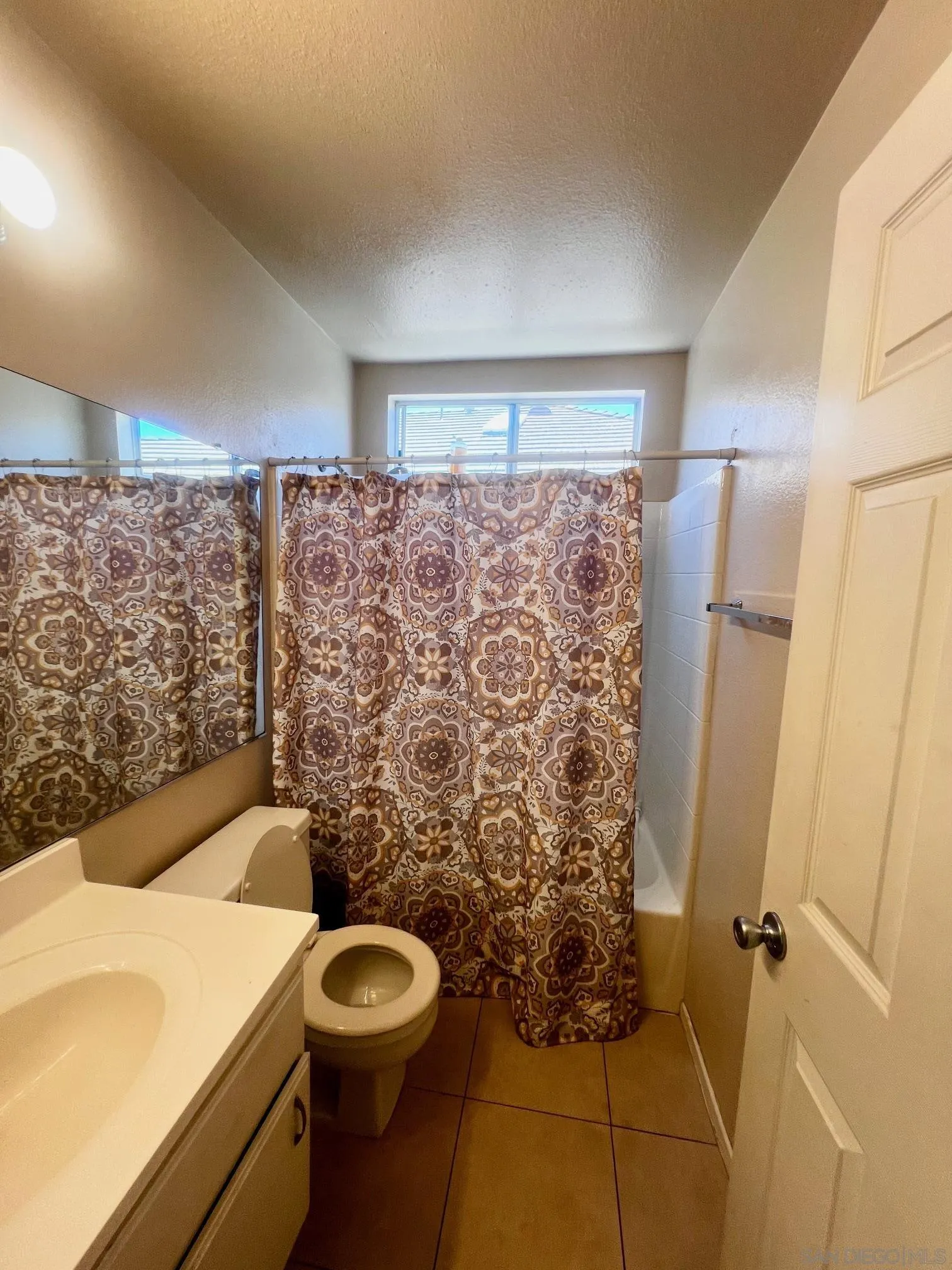 Temecula, California, 92591, United States, 4 Bedrooms Bedrooms, ,3 BathroomsBathrooms,Residential,For Sale,1877414