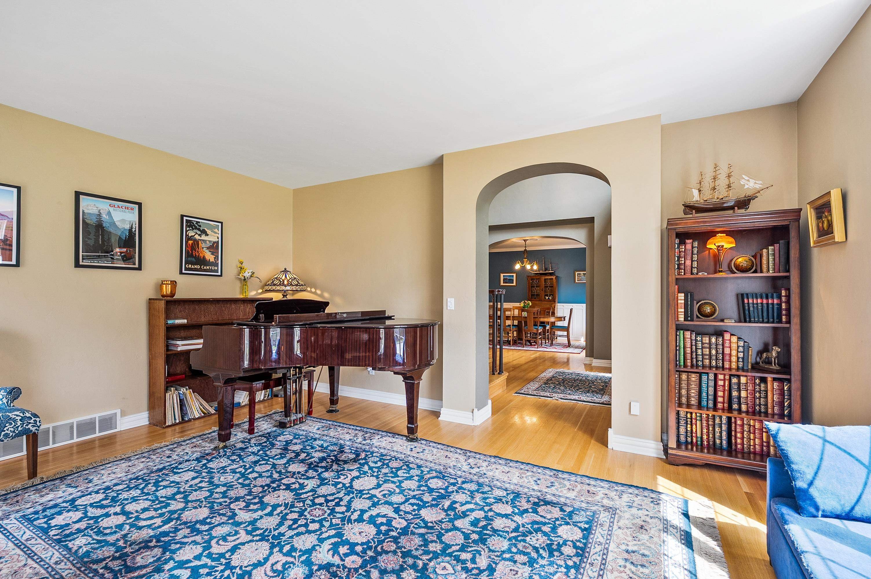 GREEN BAY, Wisconsin, 54313, United States, 4 Bedrooms Bedrooms, ,5 BathroomsBathrooms,Residential,For Sale,2048665