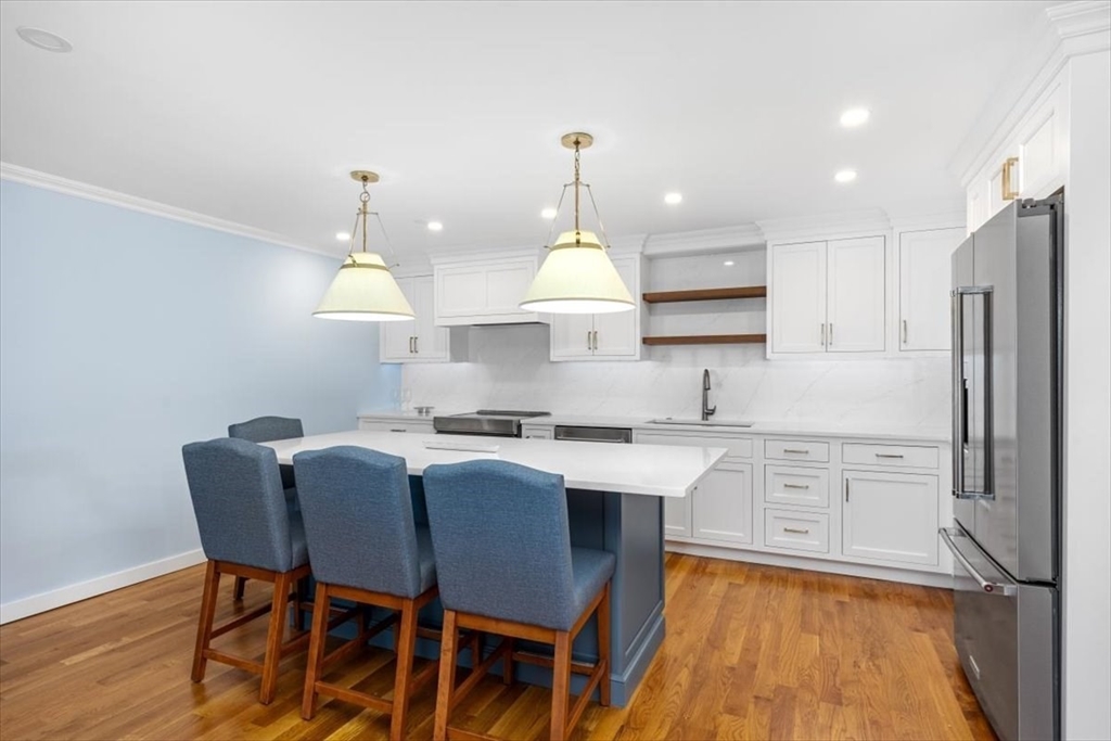 Quincy, Massachusetts, 02171, United States, 2 Bedrooms Bedrooms, ,2 BathroomsBathrooms,Residential,For Sale,1925406