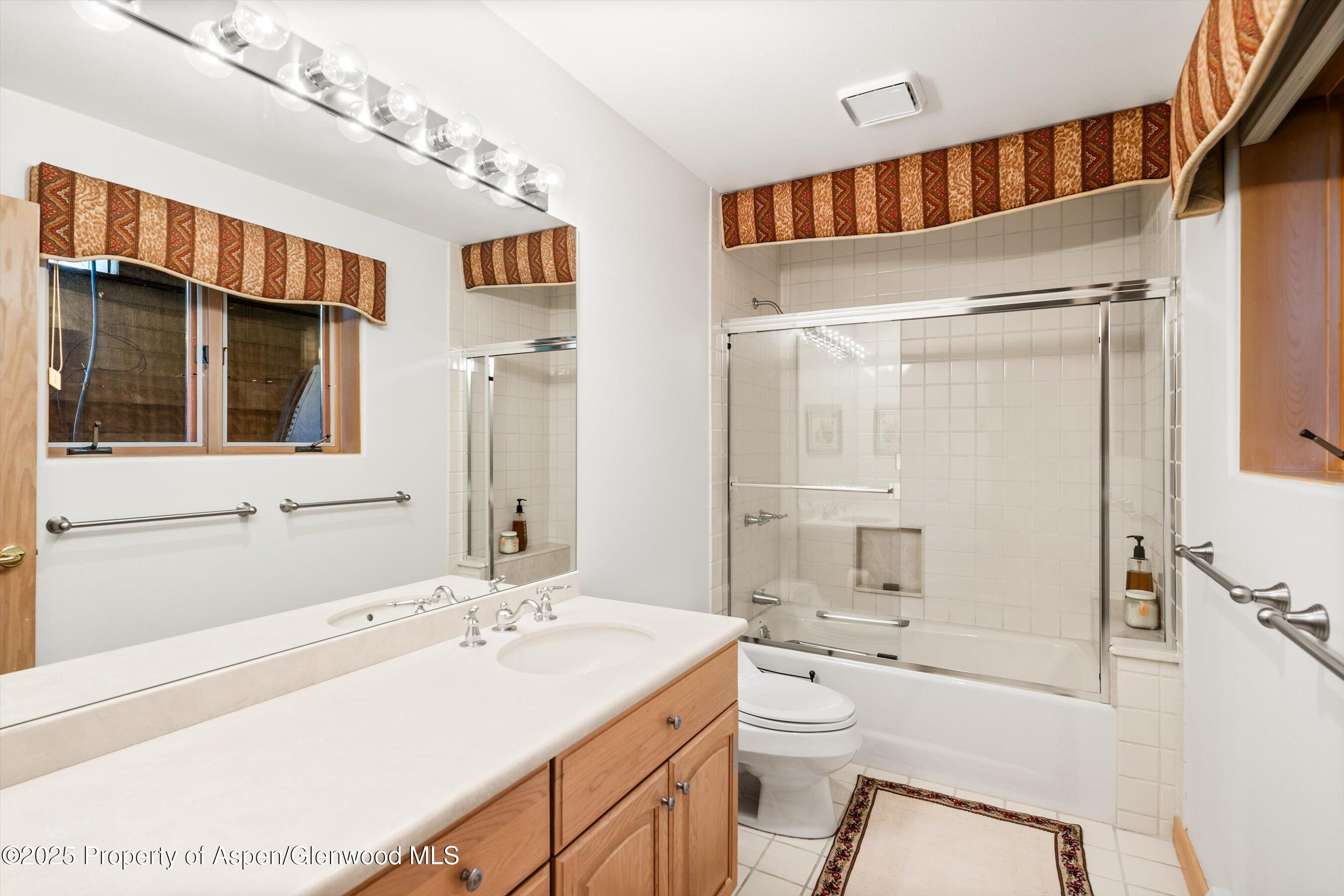 Aspen, Colorado, 81611, United States, 3 Bedrooms Bedrooms, ,4 BathroomsBathrooms,Residential,For Sale,1779623