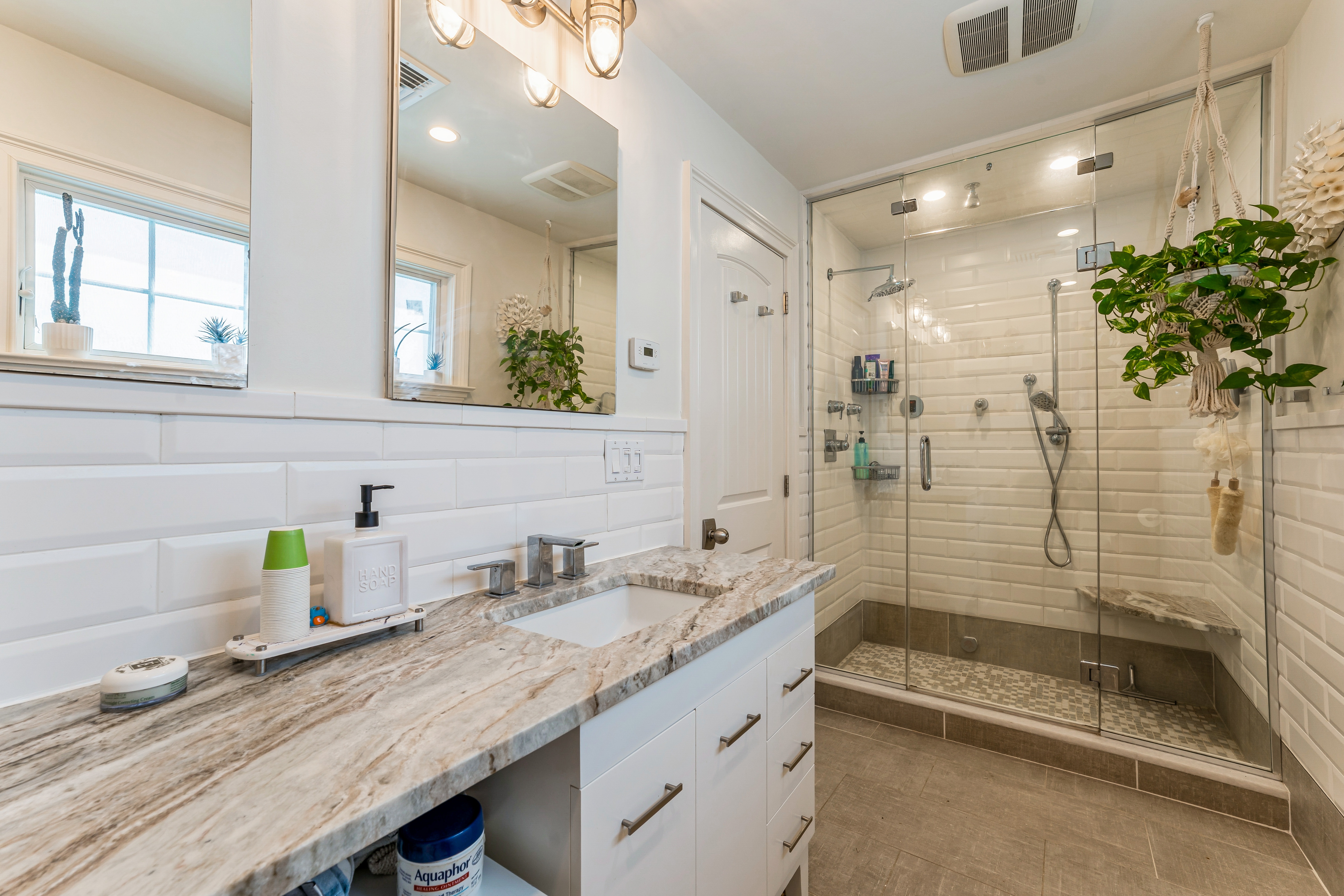 Floral Park, New York, 11001, United States, 4 Bedrooms Bedrooms, ,3 BathroomsBathrooms,Residential,For Sale,1905597
