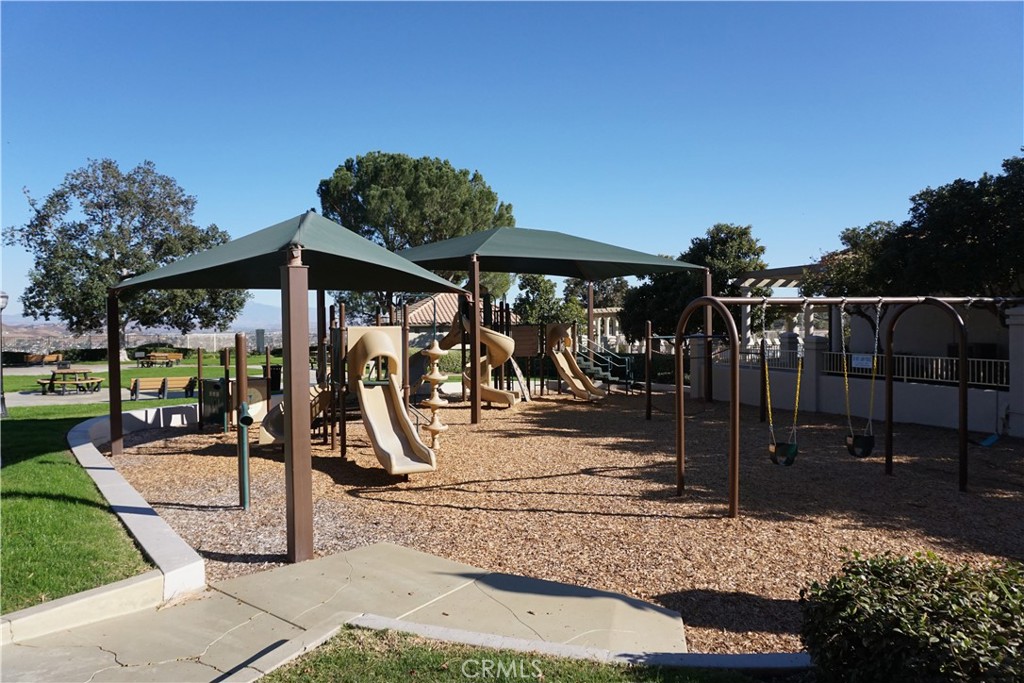 Lake Elsinore, California, 92532, United States, 4 Bedrooms Bedrooms, ,3 BathroomsBathrooms,Residential,For Sale,1988031