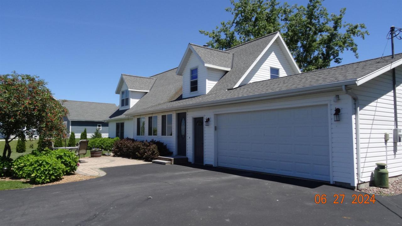 Brussels, Wisconsin, 54204, United States, 4 Bedrooms Bedrooms, ,3 BathroomsBathrooms,Residential,For Sale,1837753
