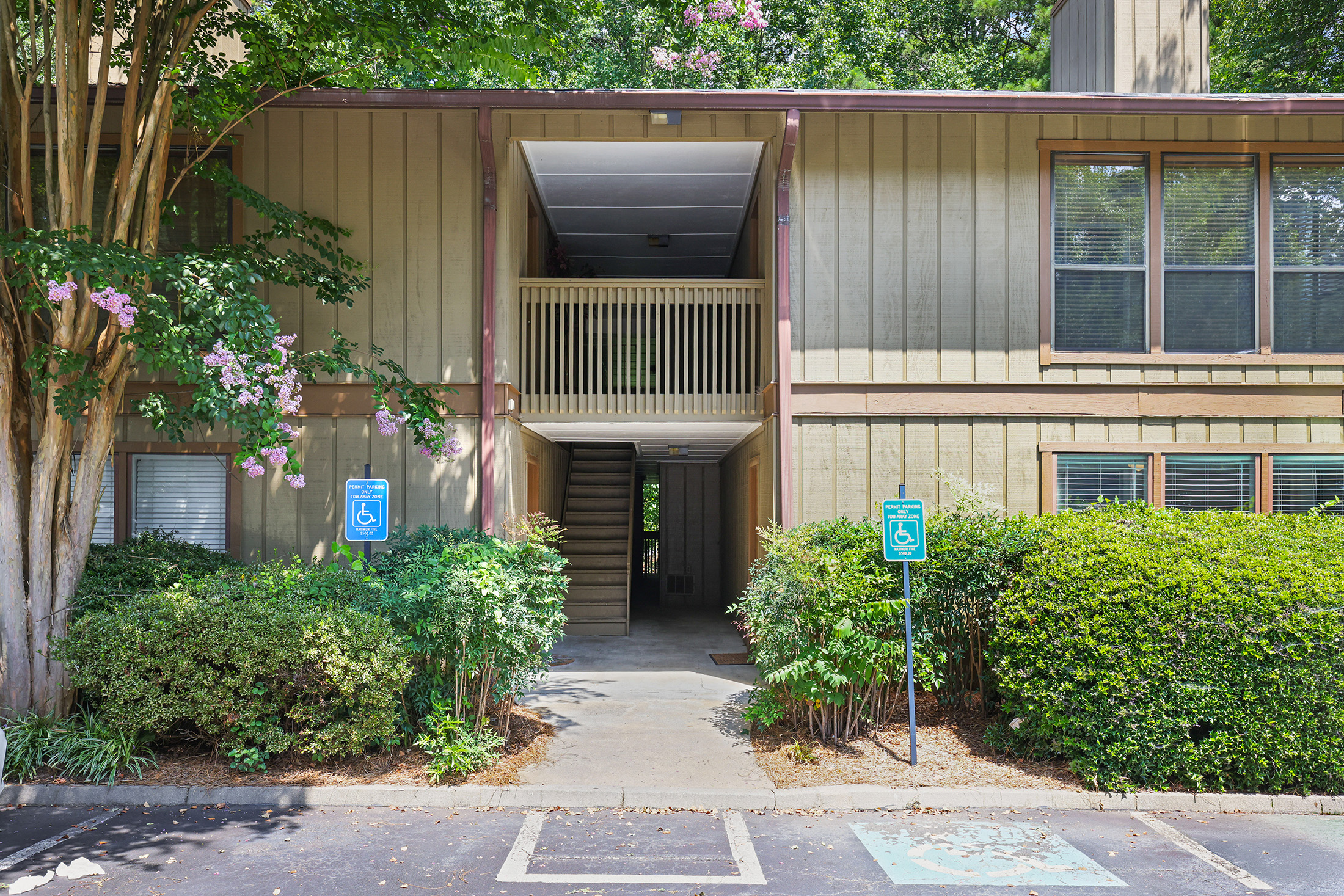  Exceptional Space and Value in Top-floor Corner Unit - 物件實景