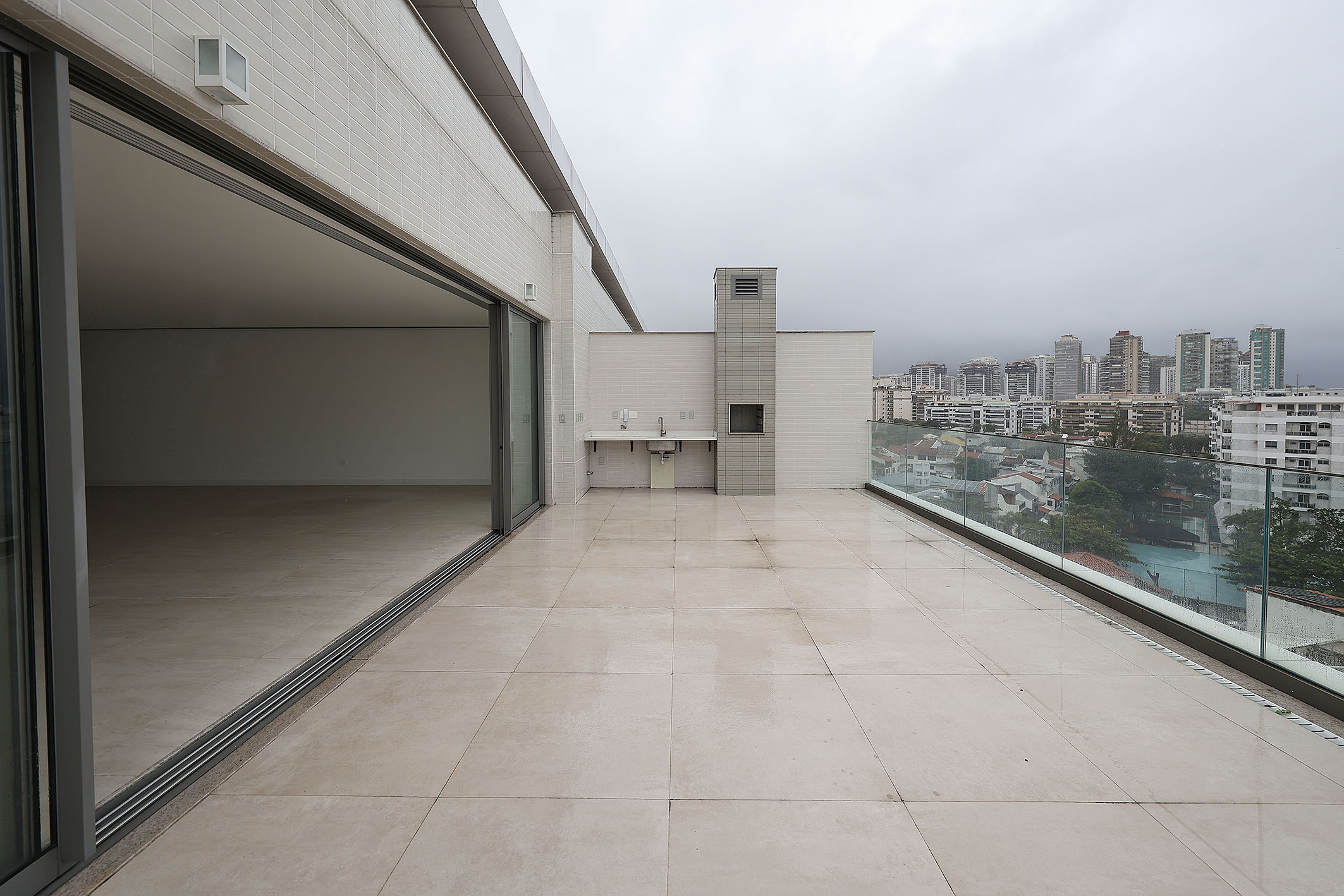  Oceanfront linear penthouse with private leisure amenities - 物件實景