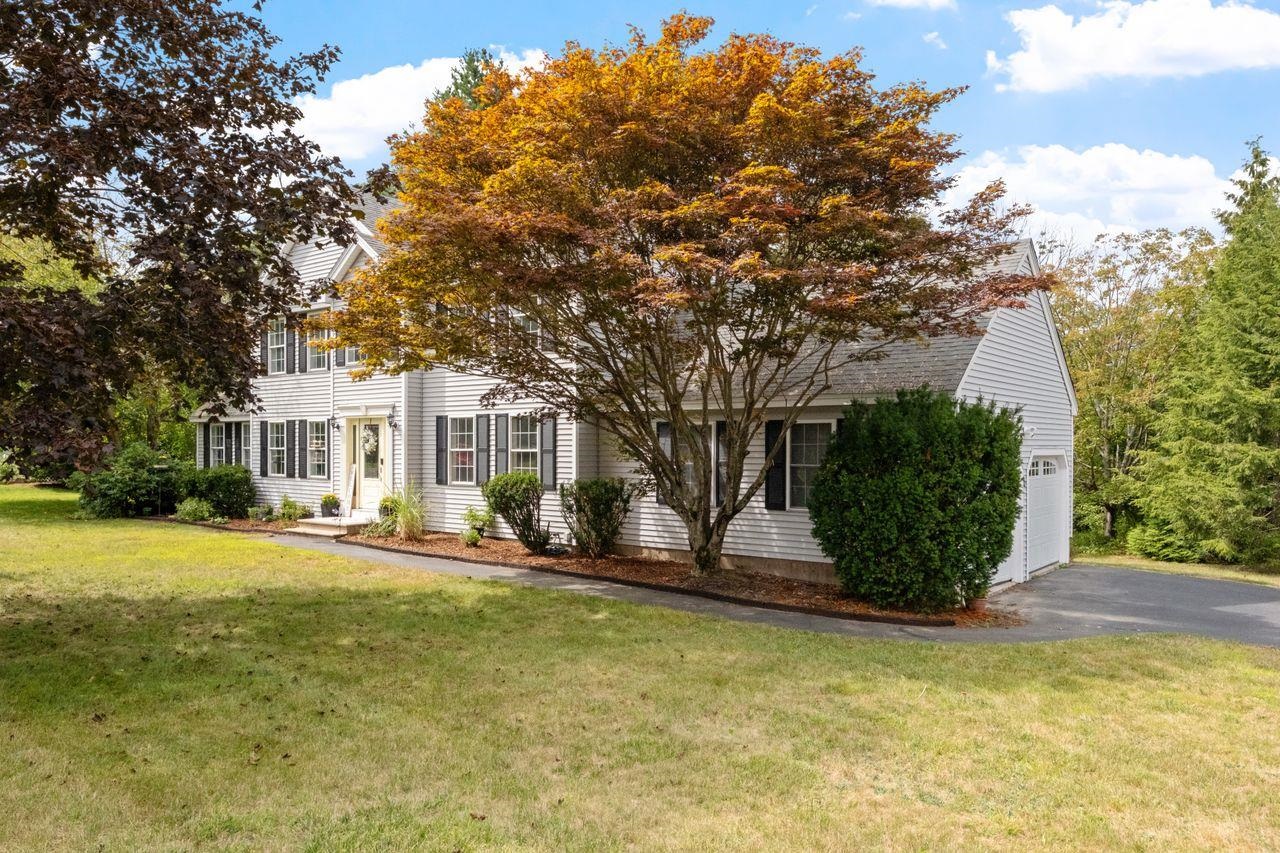 Hudson, New Hampshire, 03051, United States, 3 Bedrooms Bedrooms, ,2 BathroomsBathrooms,Residential,For Sale,1940270