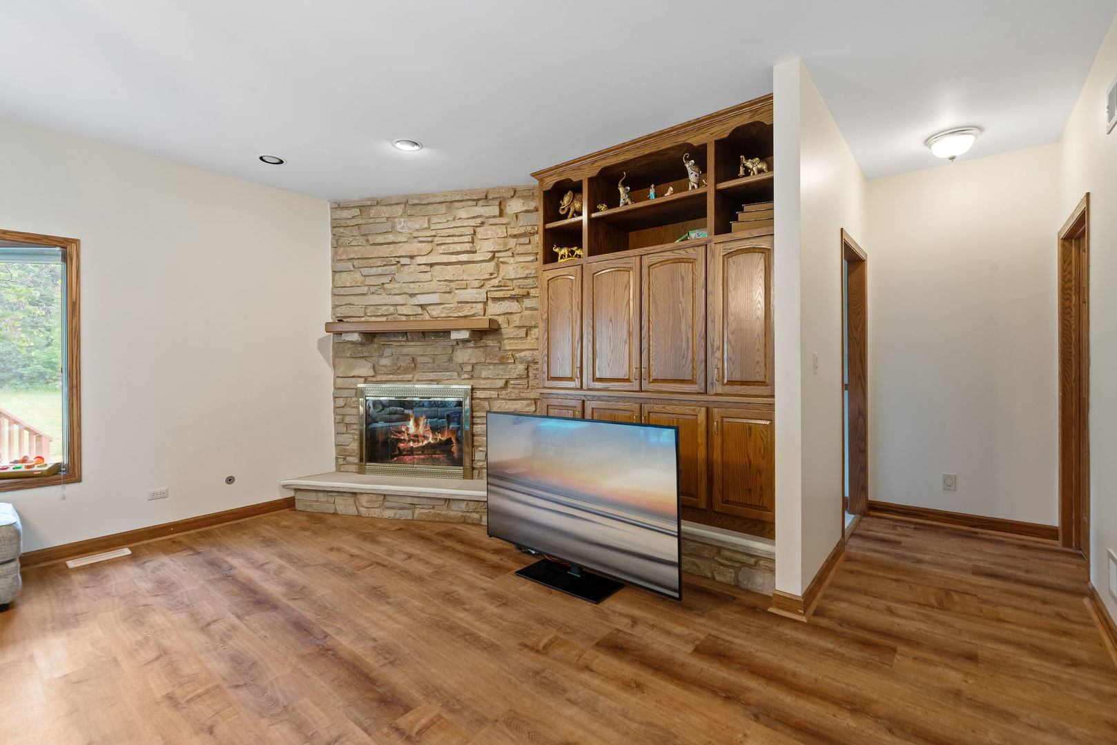 Homer Glen, Illinois, 60491, United States, 4 Bedrooms Bedrooms, ,3 BathroomsBathrooms,Residential,For Sale,1867441