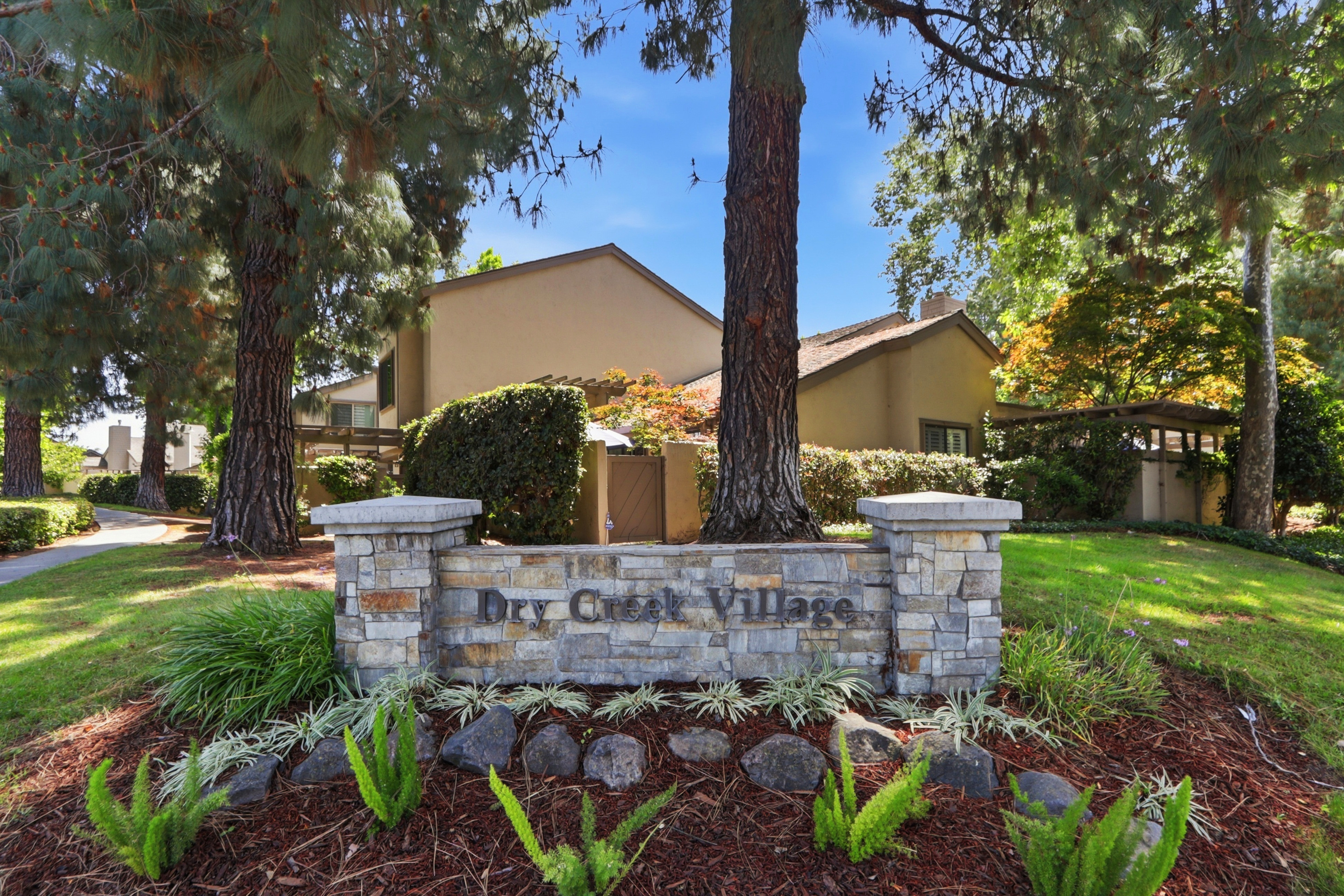  Updated Willow Glen Townhome - 物件實景