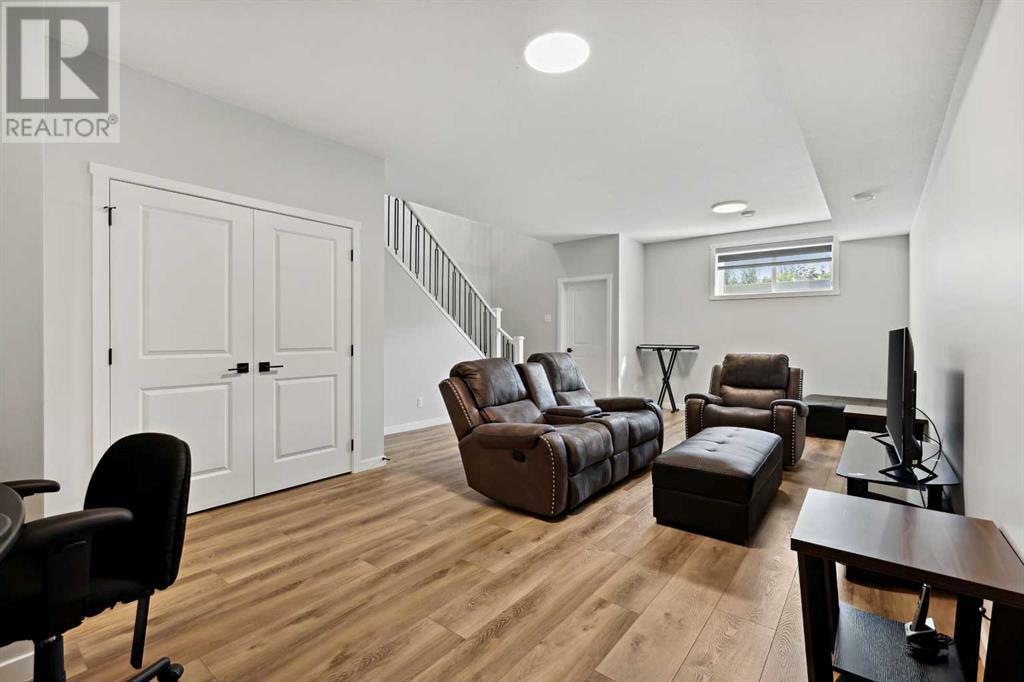CALGARY, Alberta, T3M 2Z6, CA, 3 Bedrooms Bedrooms, ,2 BathroomsBathrooms,Residential,For Sale,1867473
