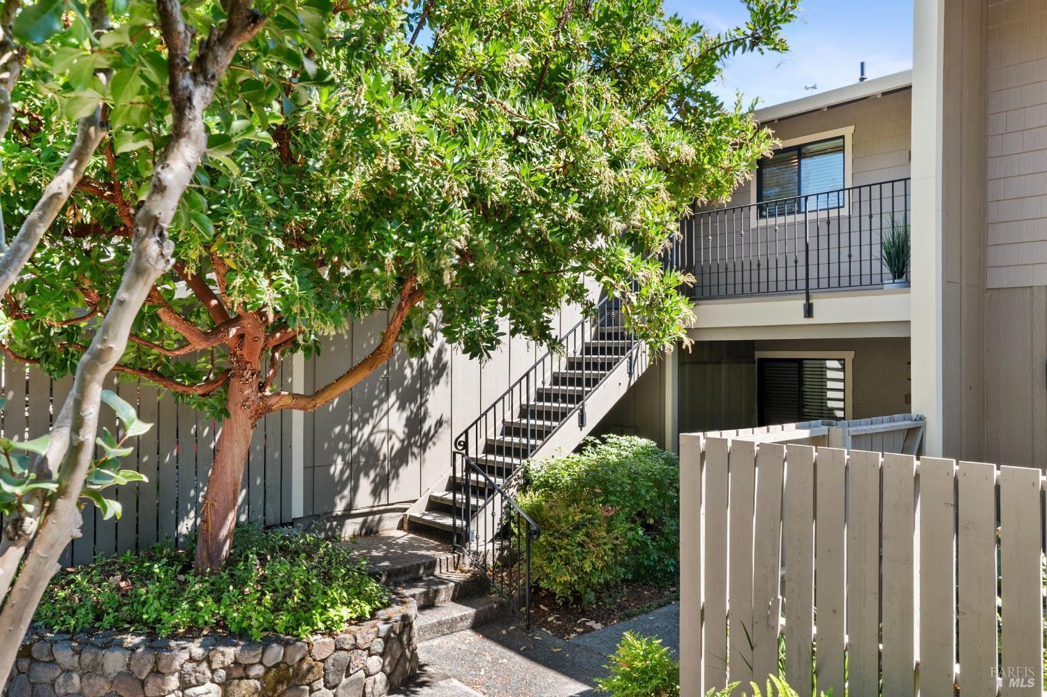Napa, California, 94558, United States, 2 Bedrooms Bedrooms, ,2 BathroomsBathrooms,Residential,For Sale,1925145