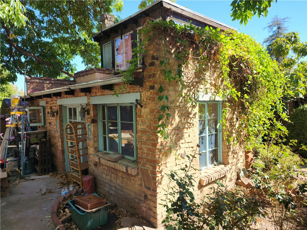 Riverside, California, 92501, United States, 4 Bedrooms Bedrooms, ,2 BathroomsBathrooms,Residential,For Sale,1966223
