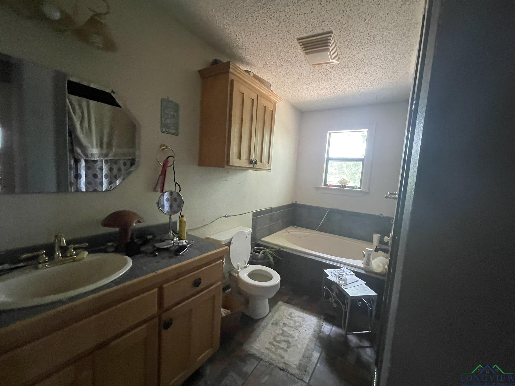 Gilmer, Texas, 75644, United States, 3 Bedrooms Bedrooms, ,2 BathroomsBathrooms,Residential,For Sale,1847700