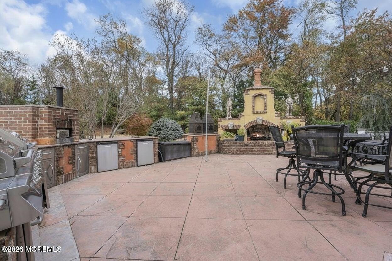Manalapan, New Jersey, 07726, United States, 4 Bedrooms Bedrooms, ,5 BathroomsBathrooms,Residential,For Sale,2042369