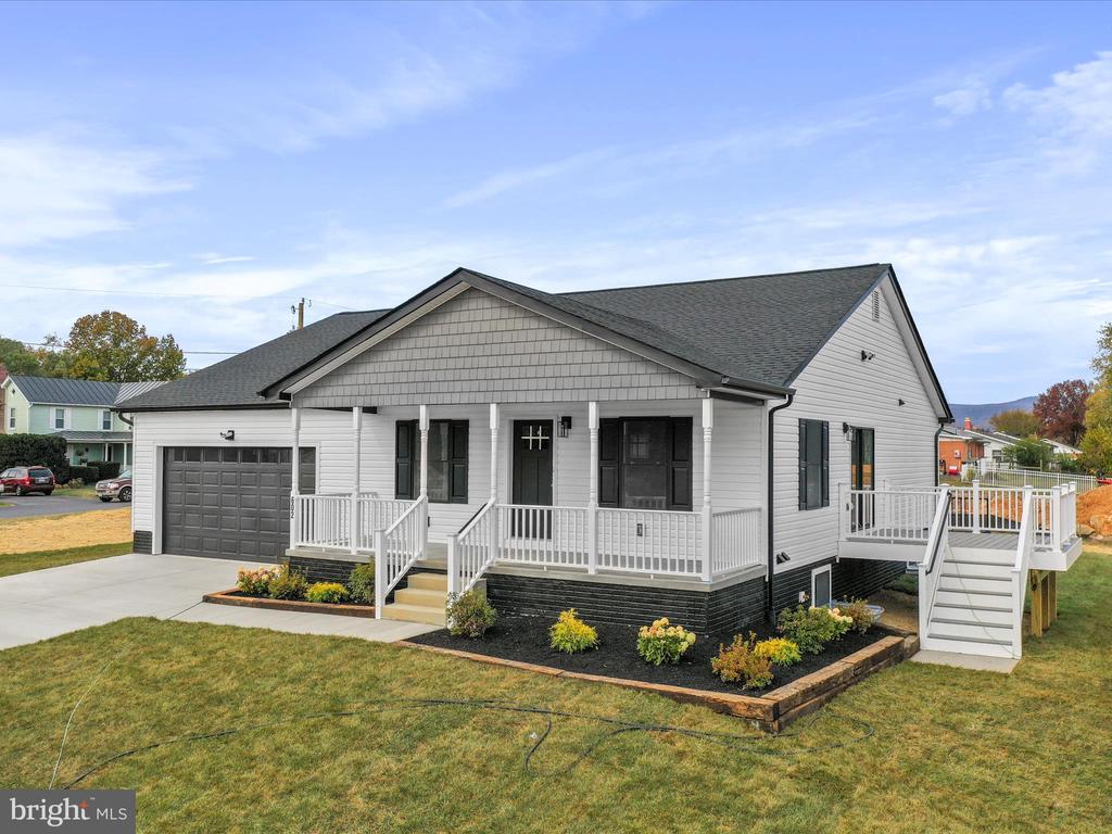 Woodstock, Virginia, 22664, United States, 5 Bedrooms Bedrooms, ,3 BathroomsBathrooms,Residential,For Sale,1982458