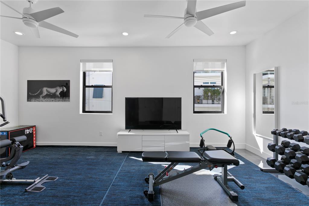 Tampa, Florida, 33606, United States, 4 Bedrooms Bedrooms, ,3 BathroomsBathrooms,Residential,For Sale,1998120