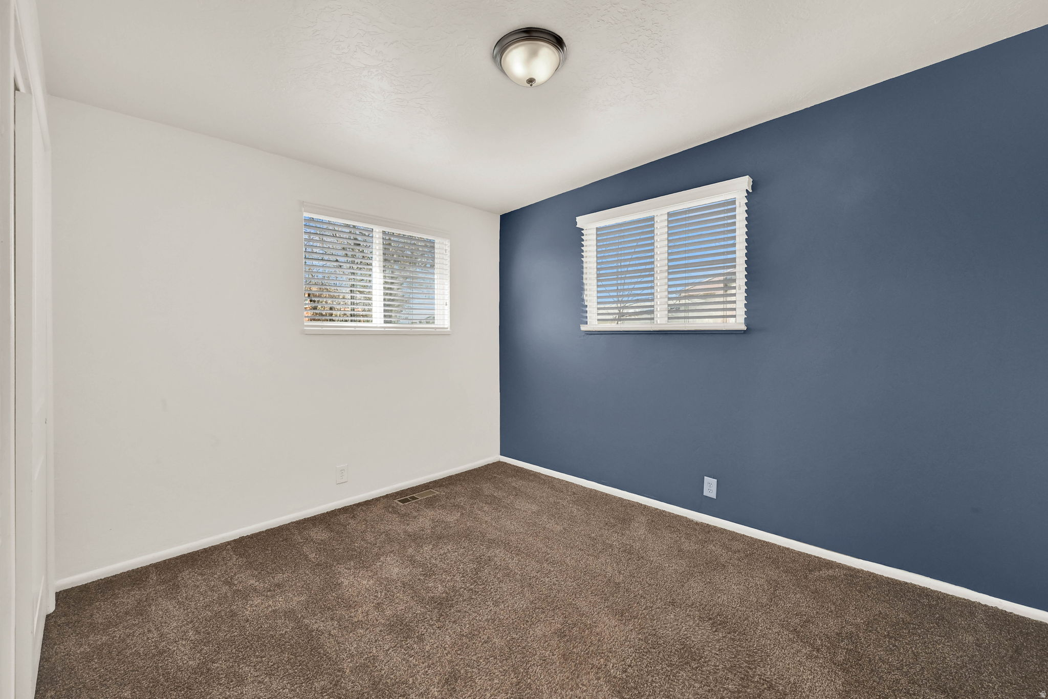 Murray, Utah, 84107, United States, 3 Bedrooms Bedrooms, ,2 BathroomsBathrooms,Residential,For Sale,1999018