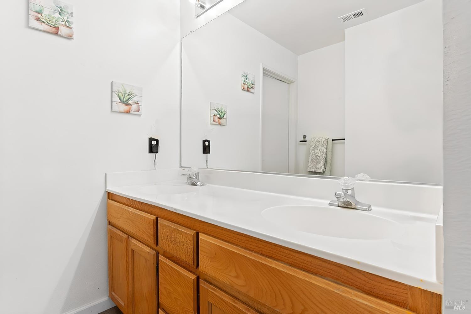 Santa Rosa, California, 95407, United States, 3 Bedrooms Bedrooms, ,3 BathroomsBathrooms,Residential,For Sale,1920914