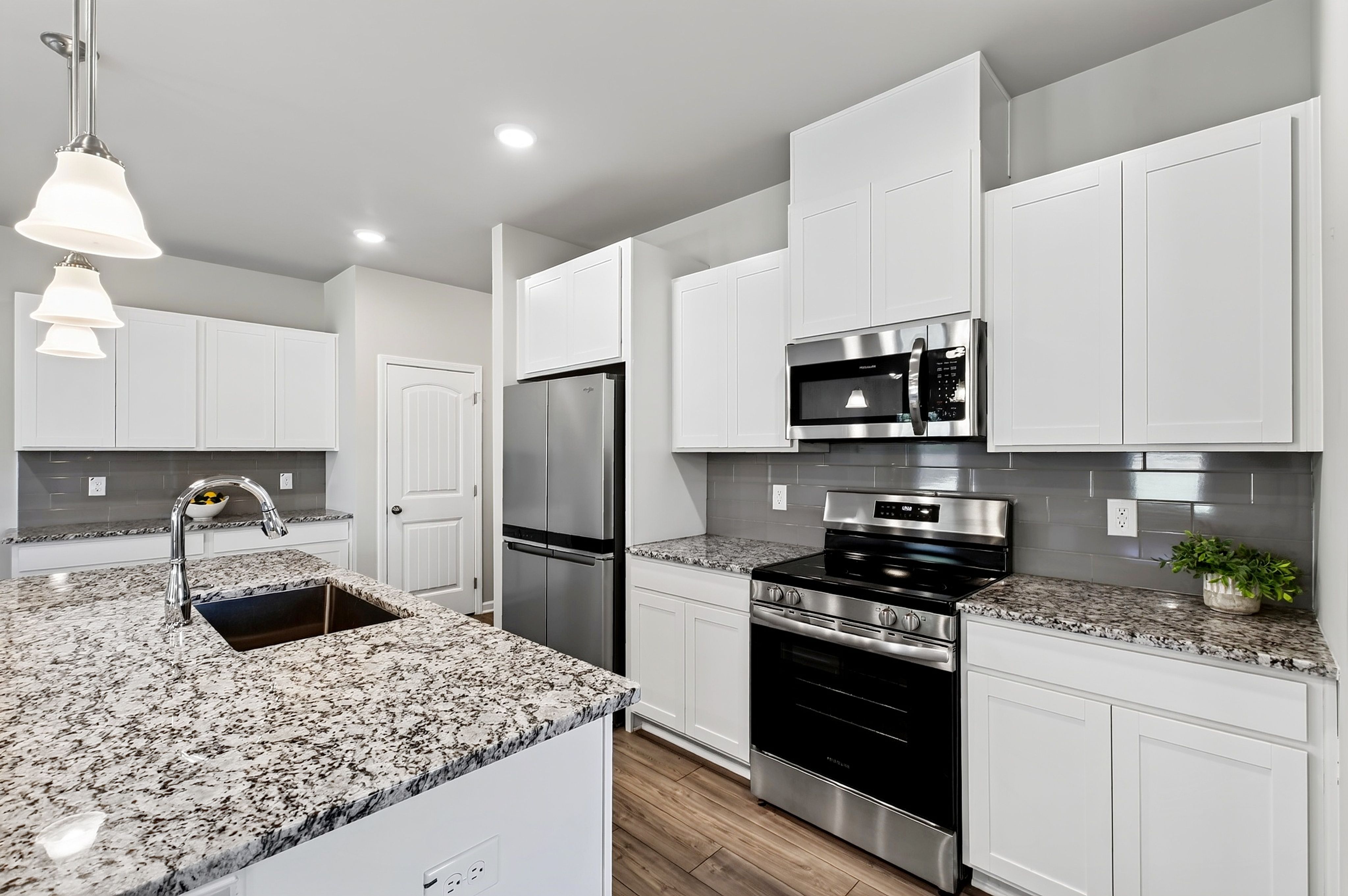  220 Citizens Court, Four Oaks, NC 27524 - 物件實景