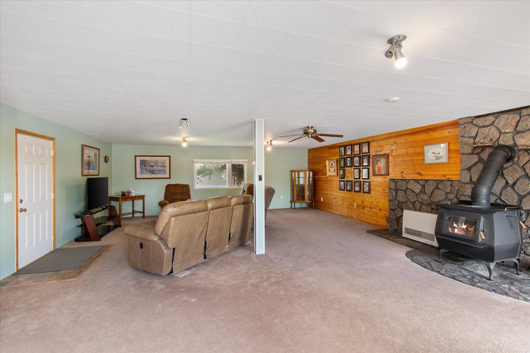 Helena, Montana, 59602, United States, 3 Bedrooms Bedrooms, ,2 BathroomsBathrooms,Residential,For Sale,1898450